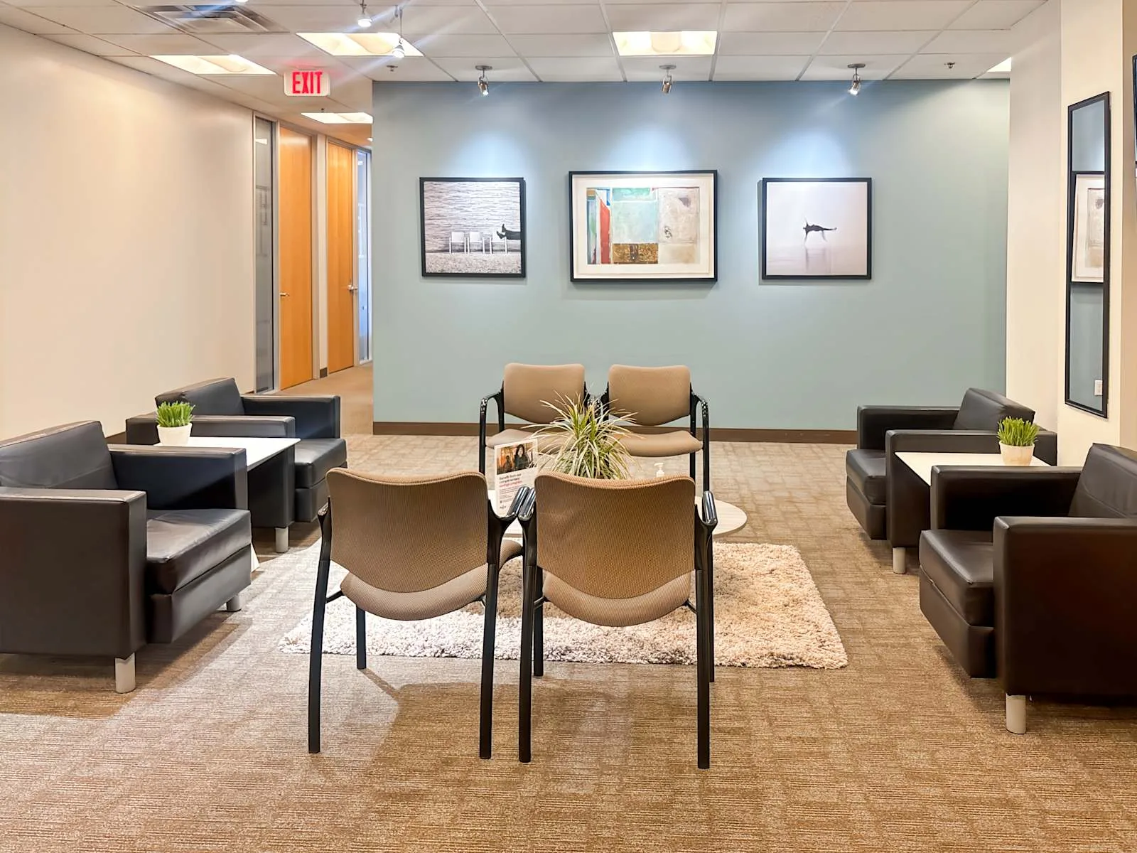 Regus CA, Petaluma - Petaluma Marina, Lounge, Petaluma, CA
