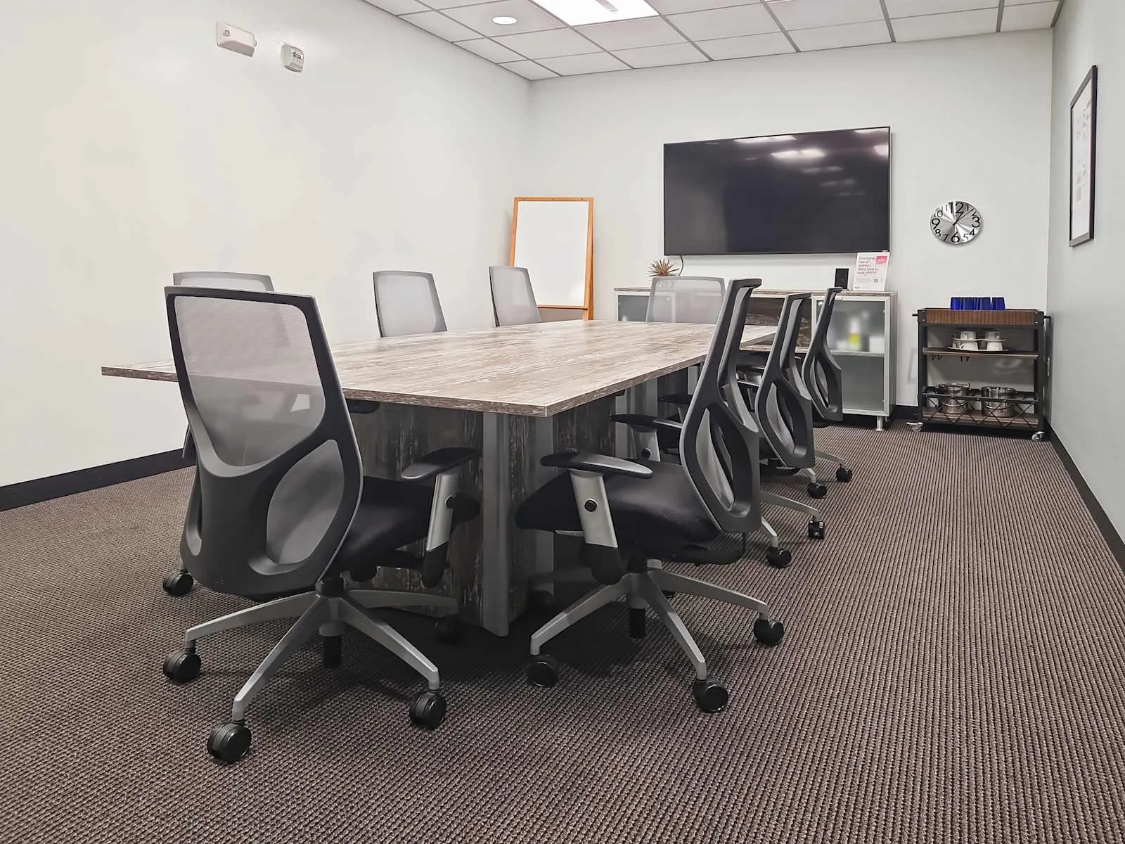 Regus CA, Pleasanton - Bernal Corporate Park, Meeting room for 8 people, Pleasanton, CA