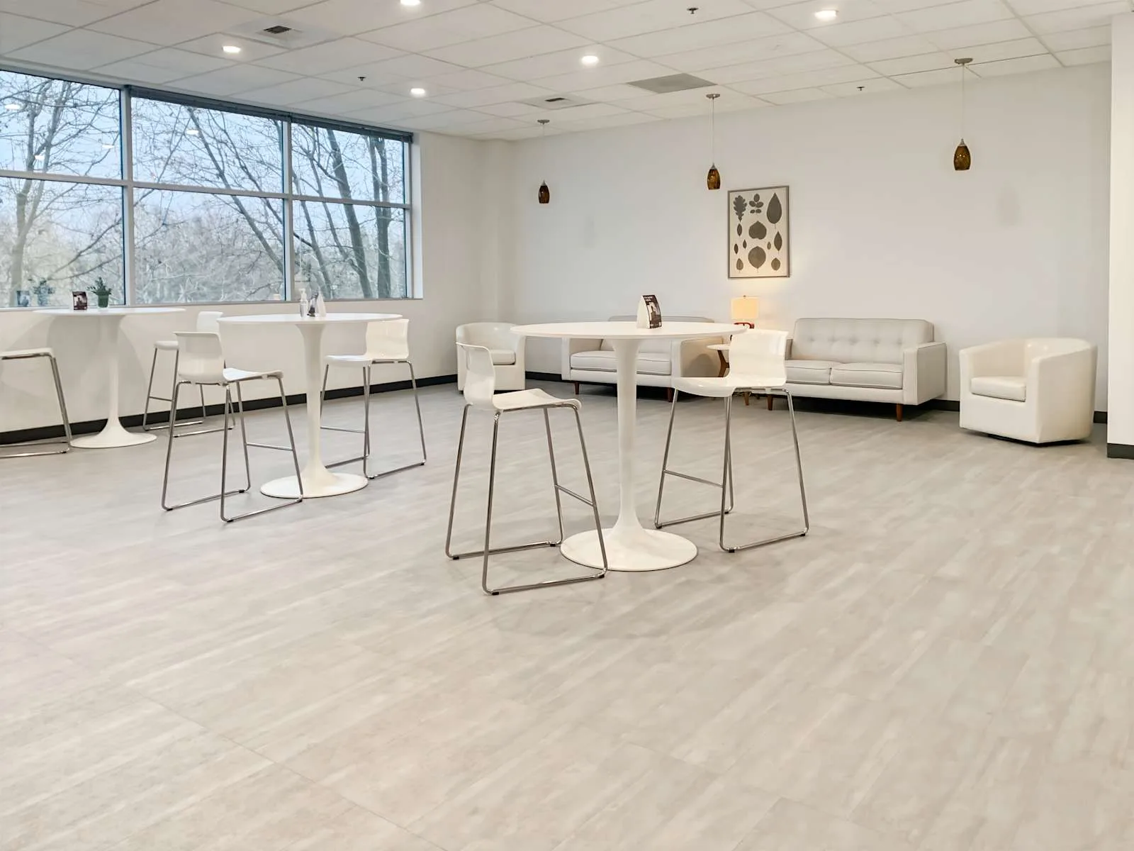 Regus CA, Rancho Cordova - White Rock Rd., Lounge, Rancho Cordova, CA