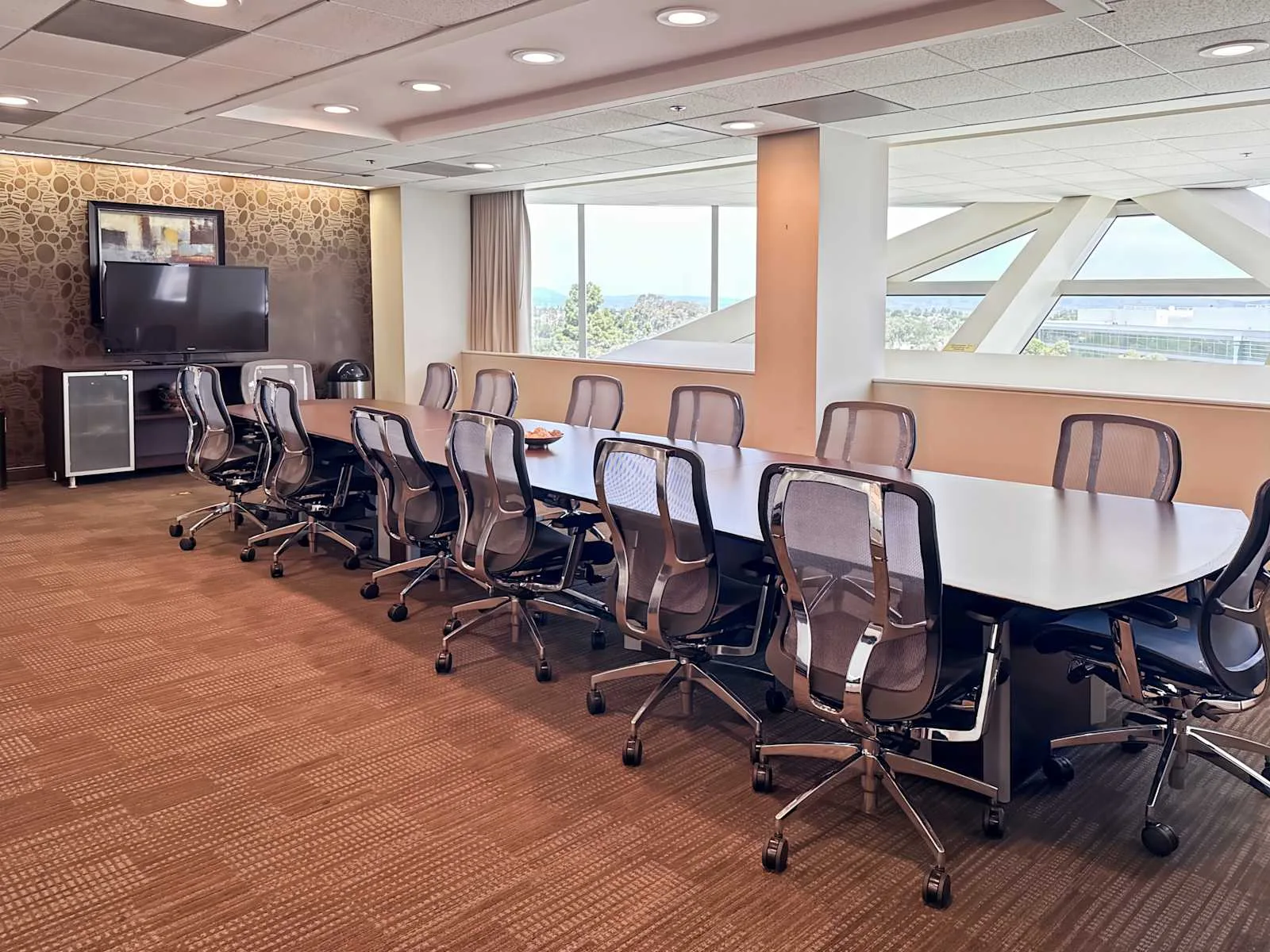 Regus CA, Redwood City - Twin Dolphin Drive, Meeting room for 16 people, Redwood City, CA
