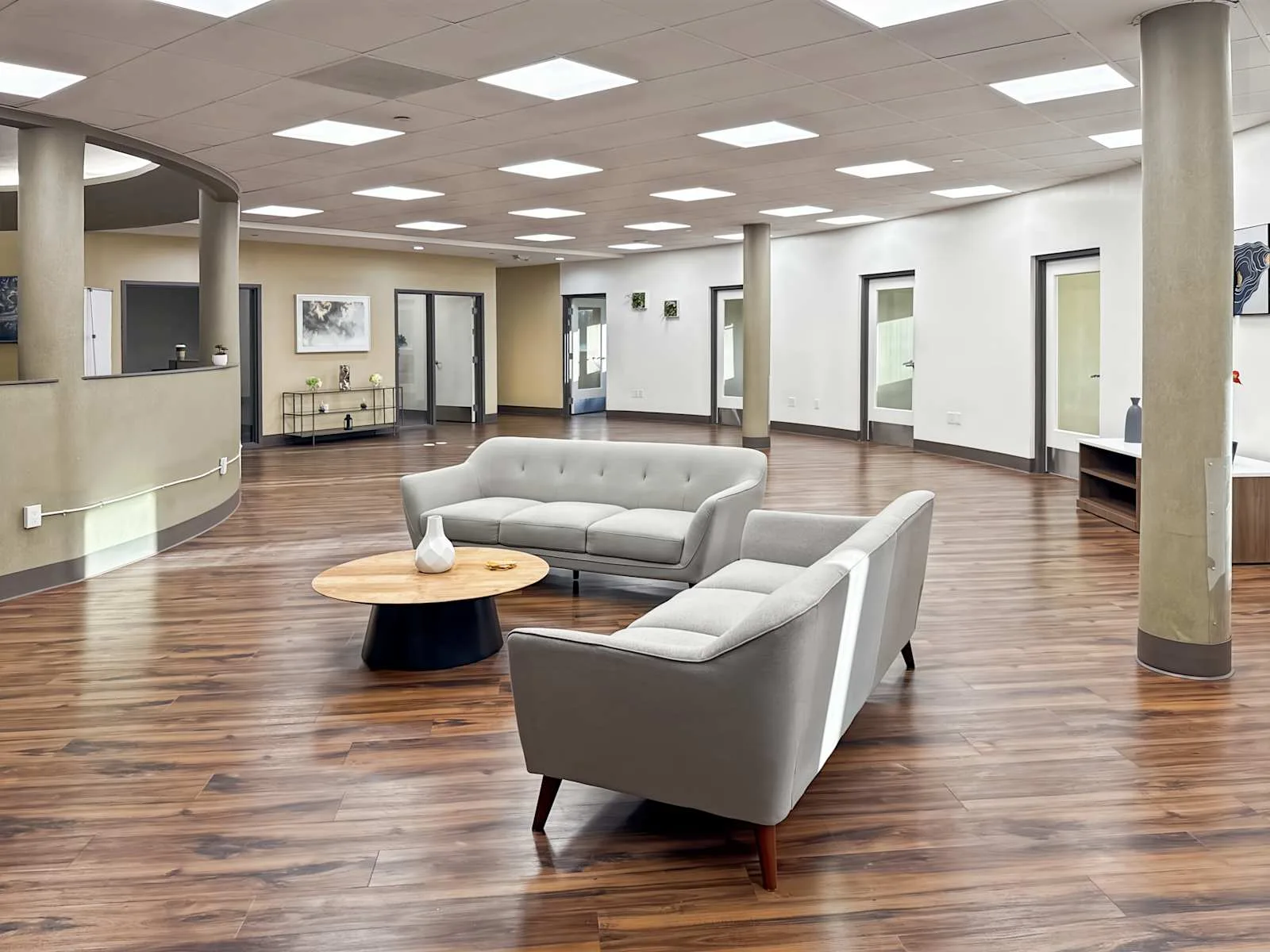 Regus CA, Richmond - Blume Dr, Lounge, Richmond, CA
