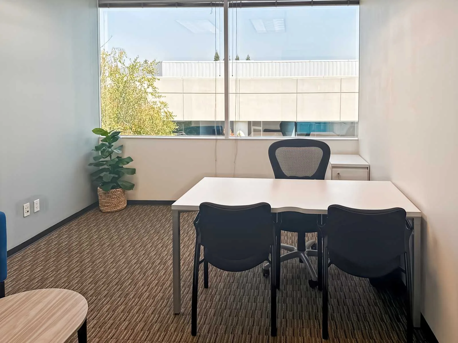 Regus CA, Roseville - Douglas Blvd, Private office, 1 desk, Roseville, CA