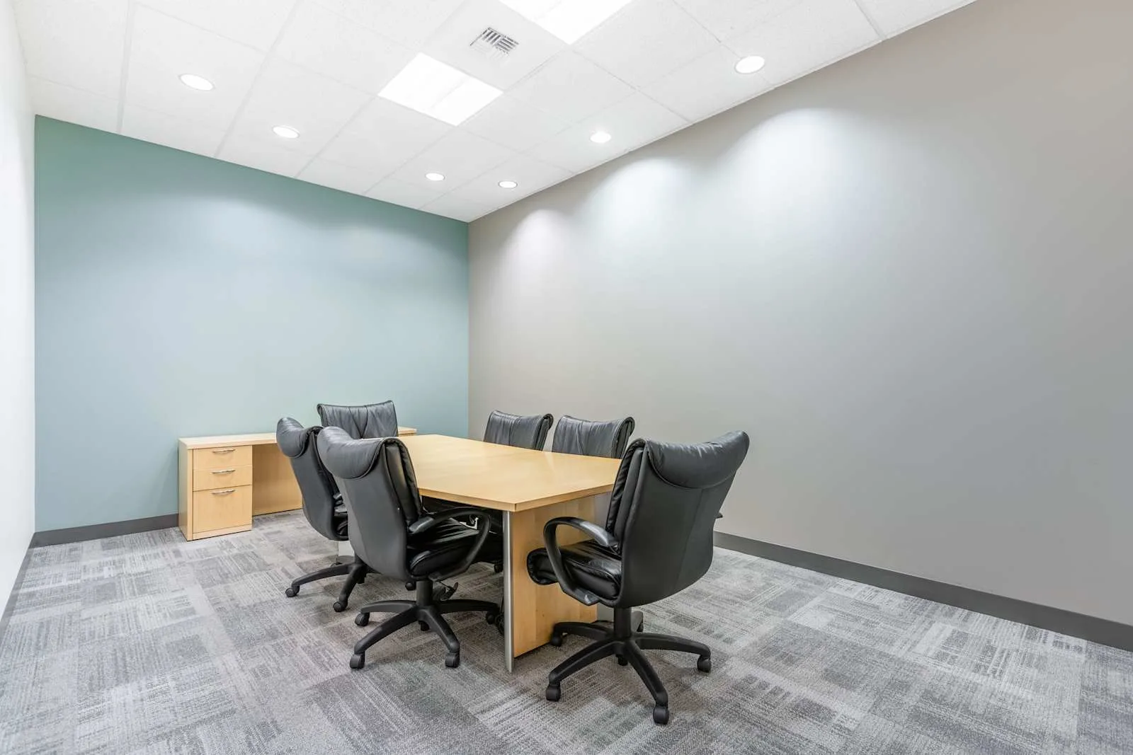 Regus CA, Roseville - Highland Pointe, Meeting room for 6 people, Roseville, CA