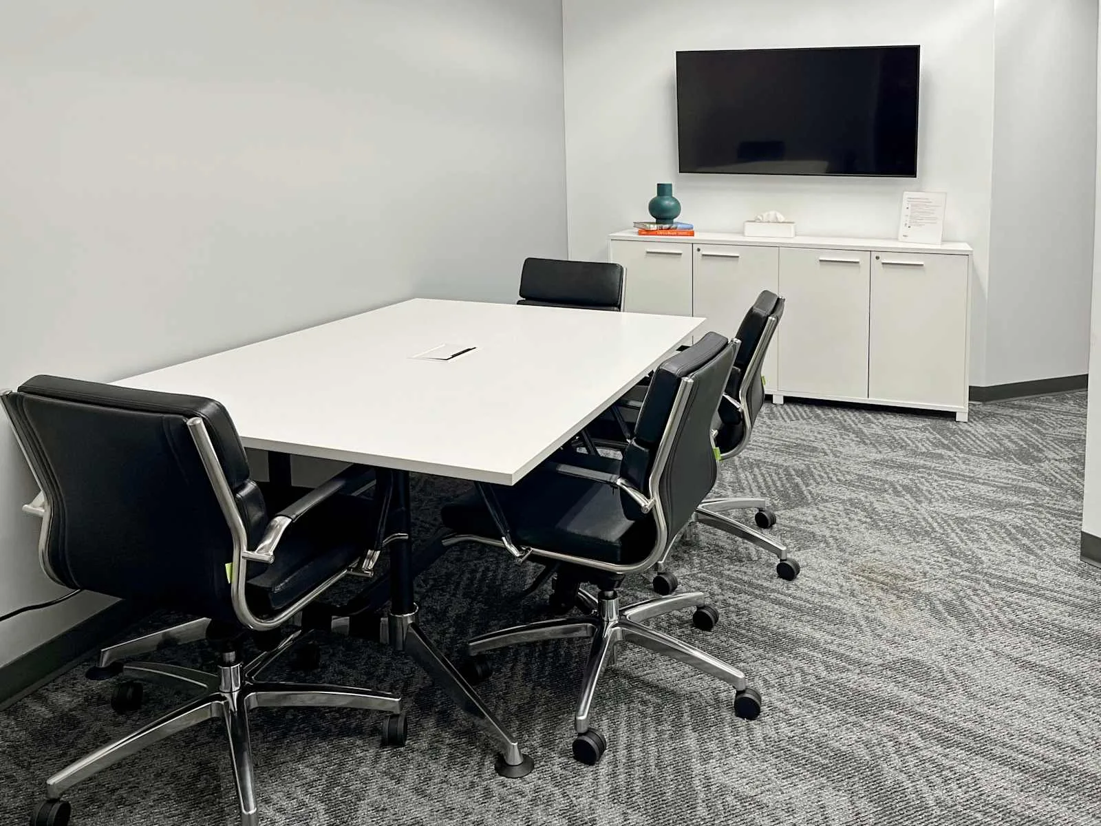 Regus CA, Sacramento - 8880 Cal Center Drive, Meeting room for 4 people, Sacramento, CA