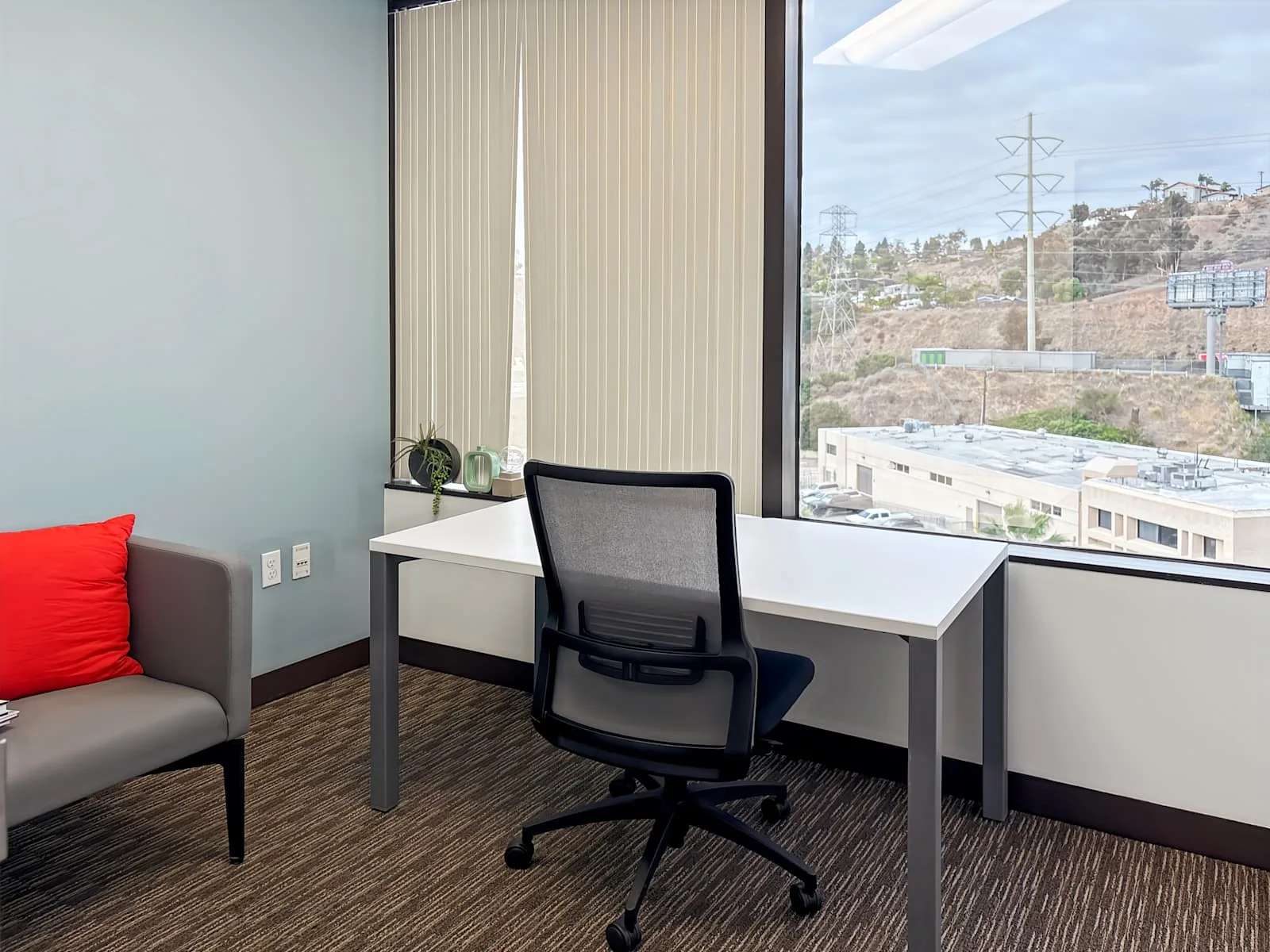 Regus CA, San Diego - Friars Mission, Private office, 1 desk, San Diego, CA