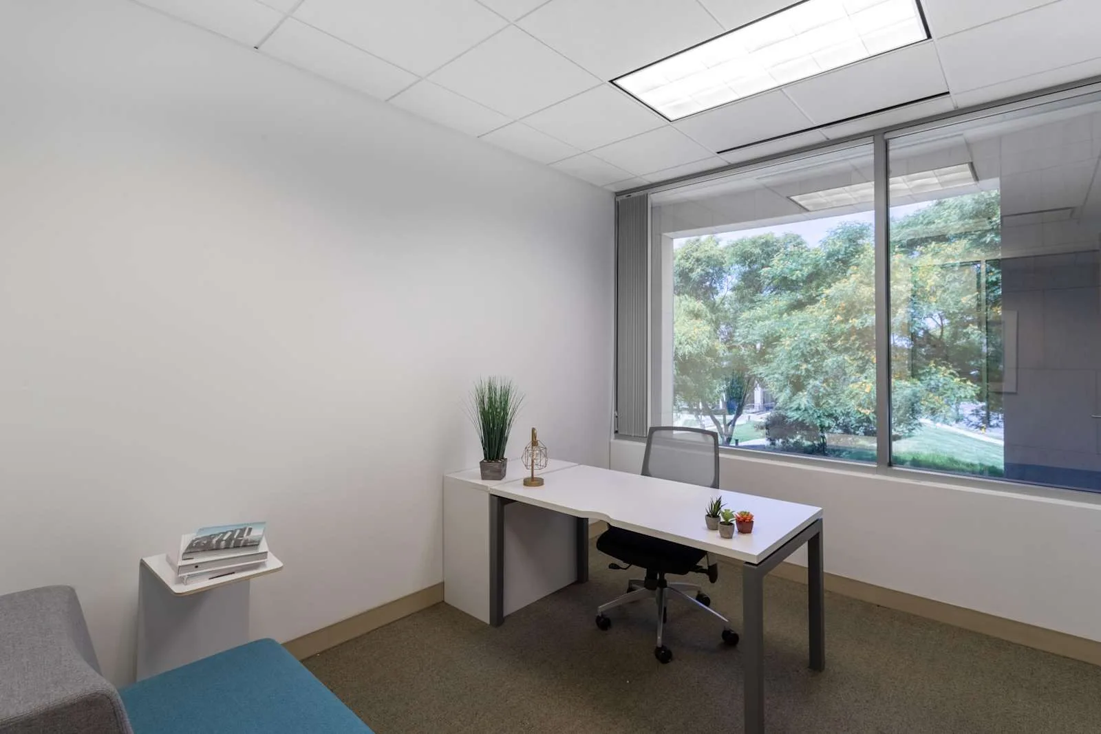 Regus CA, San Diego - Sunroad Corporate Centre, Private office, 1 desk, La Jolla, CA