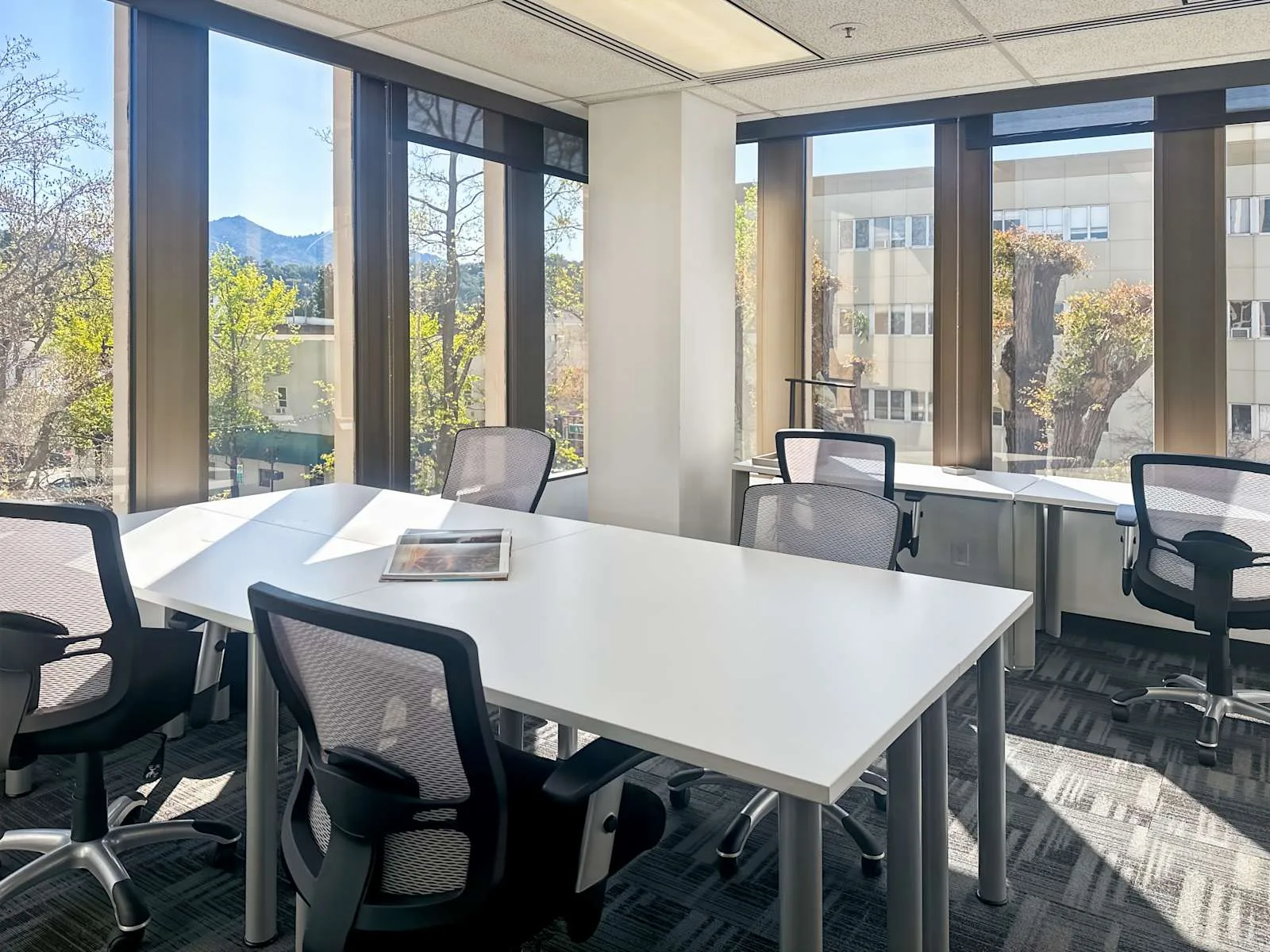 Regus CA, San Rafael - 4th Street, Private office, 5 desks, San Rafael, CA