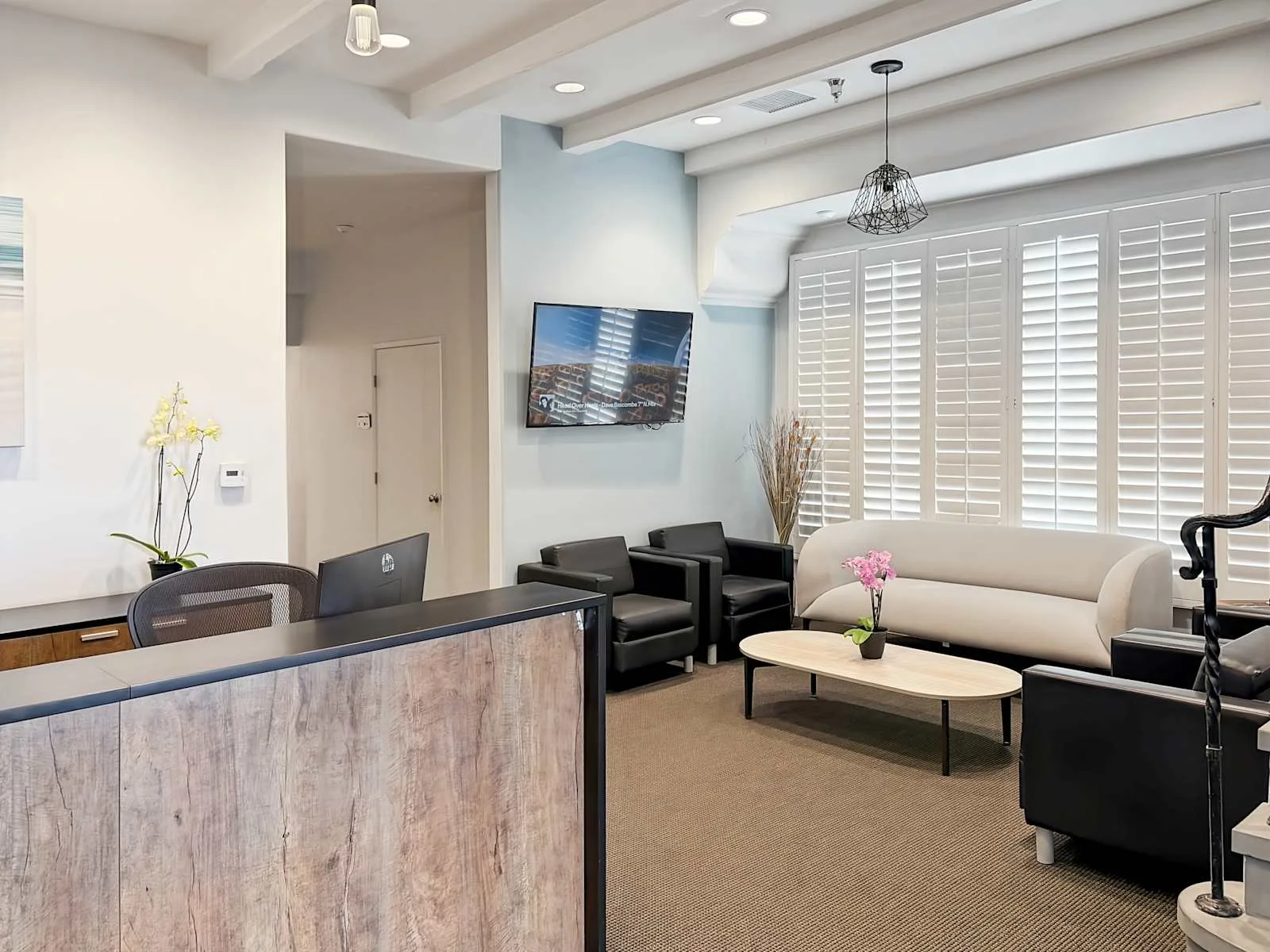 Regus CA, Santa Barbara - Downtown Santa Barbara, Reception, Santa Barbara, CA