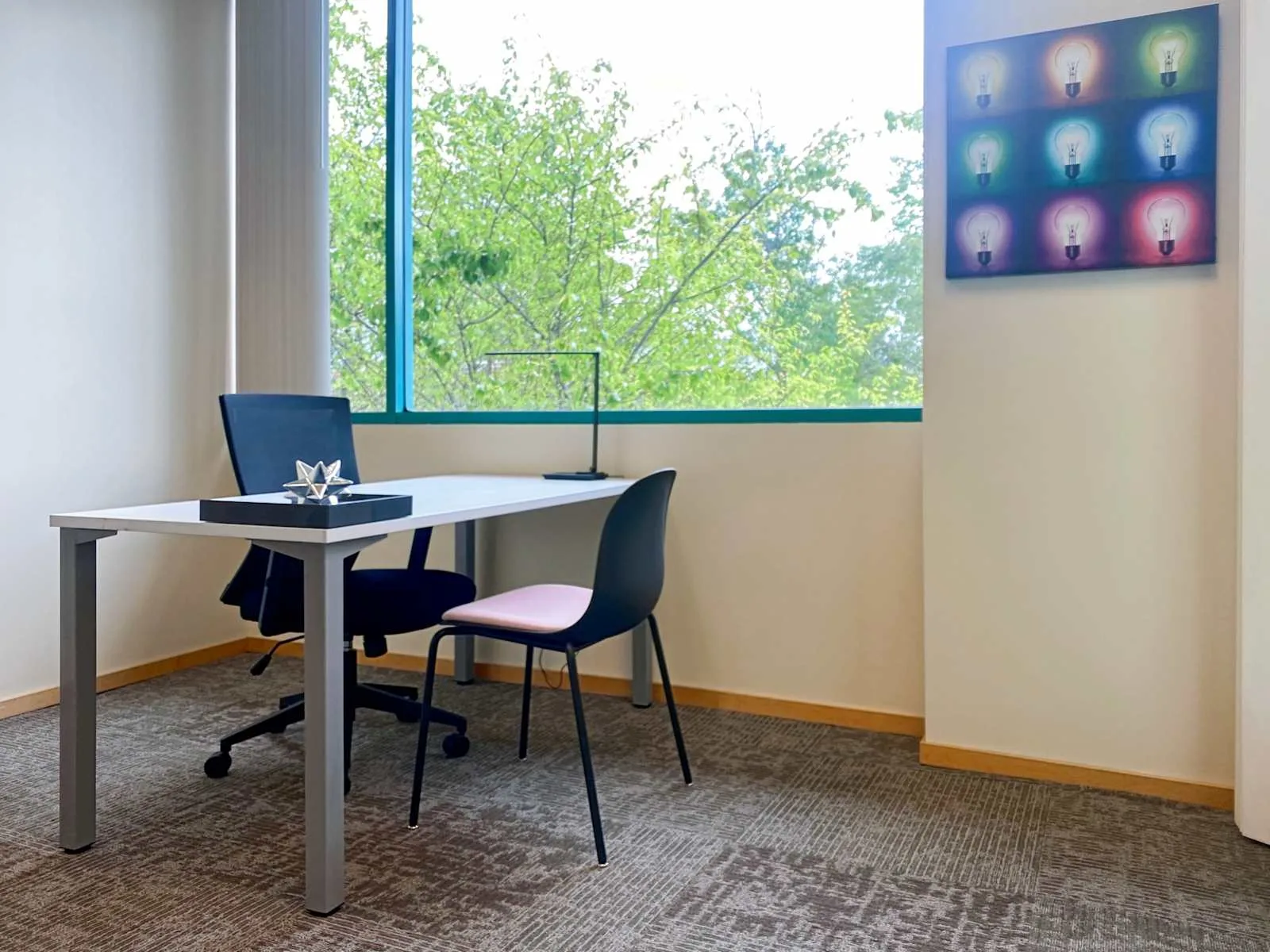 Regus CA, Santa Rosa- Guerneville Rd, Private office, 1 desk, Santa Rosa, CA