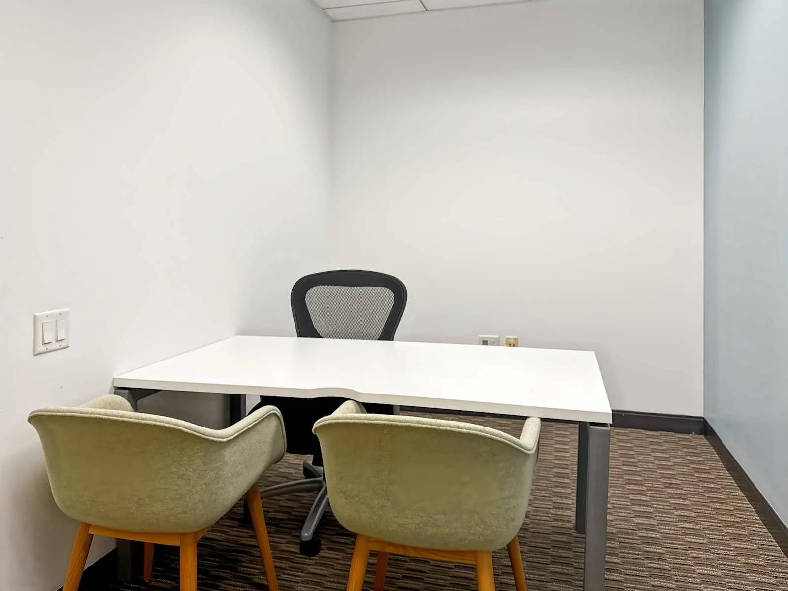 Regus CA, El Segundo LAX - Continental Grand, Private office, 1 desk, EL Segundo, CA