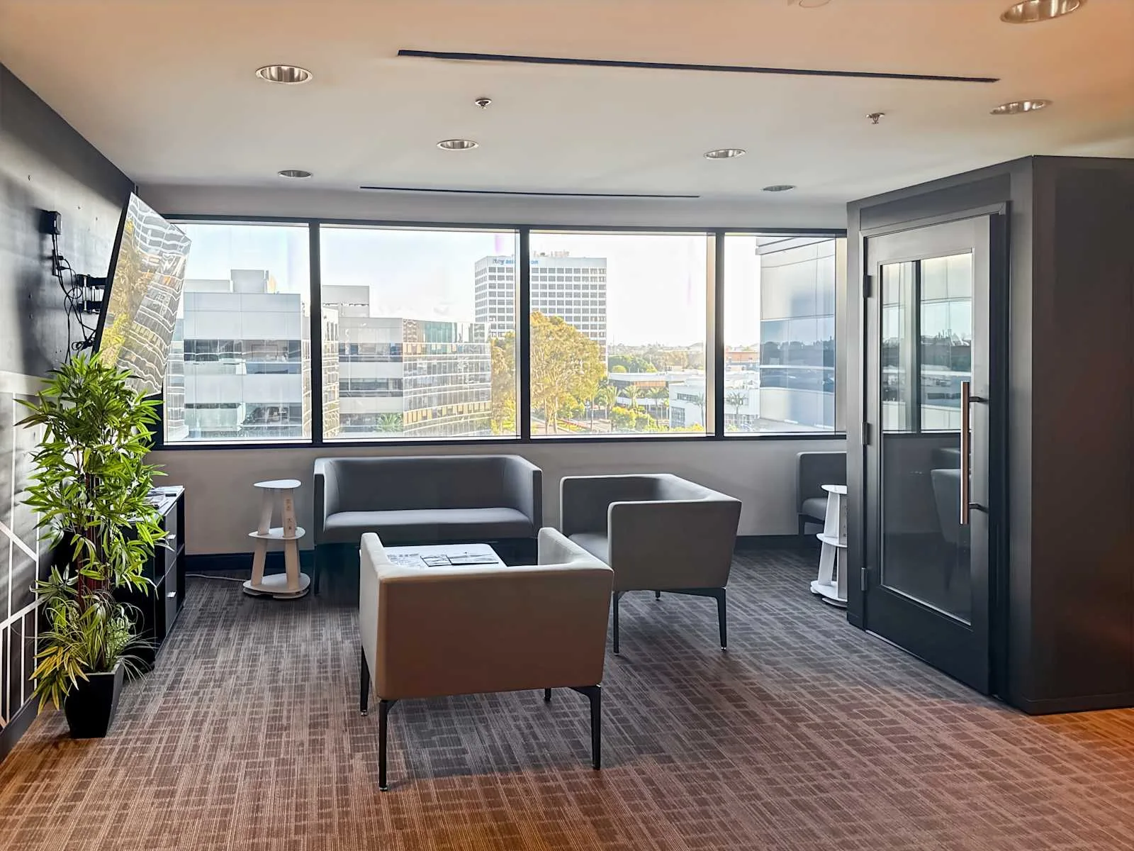 Regus CA, El Segundo LAX - Continental Grand, Lounge, EL Segundo, CA
