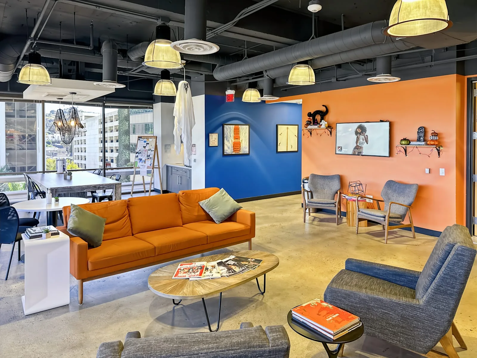 Regus CA, Sherman Oaks - Galleria, Lounge, Sherman Oaks, CA