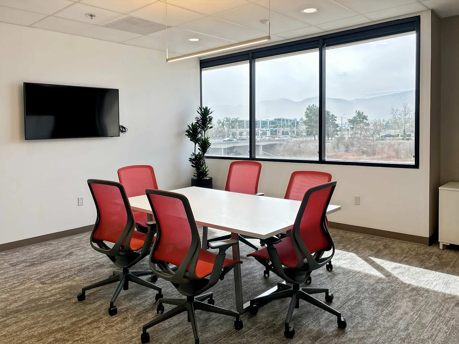 Regus CA, Temecula - Enterprise Circle, Meeting room for 6 people, Temecula, CA