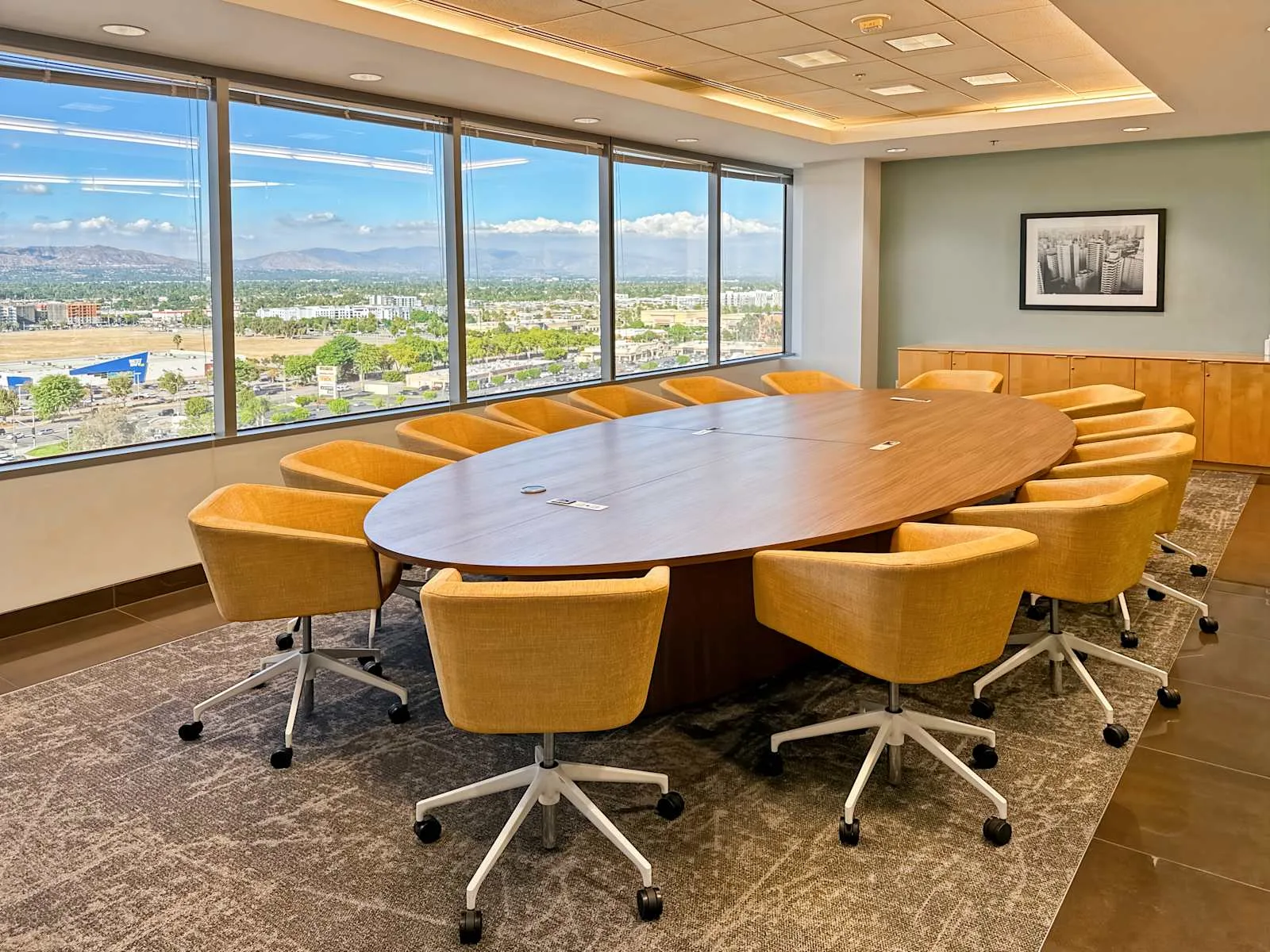 Regus CA, Woodland Hills - Warner Center, Meeting room for 16 people, Woodland Hills, CA