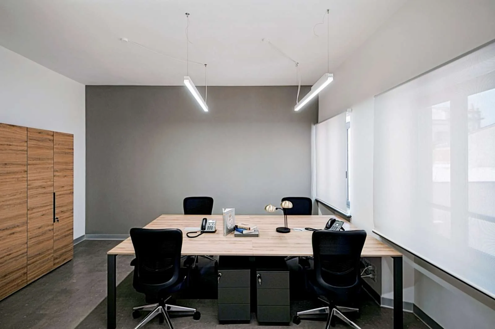 Regus Cagliari, Carlo Felice, Bureau privatif 4 postes, Cagliari