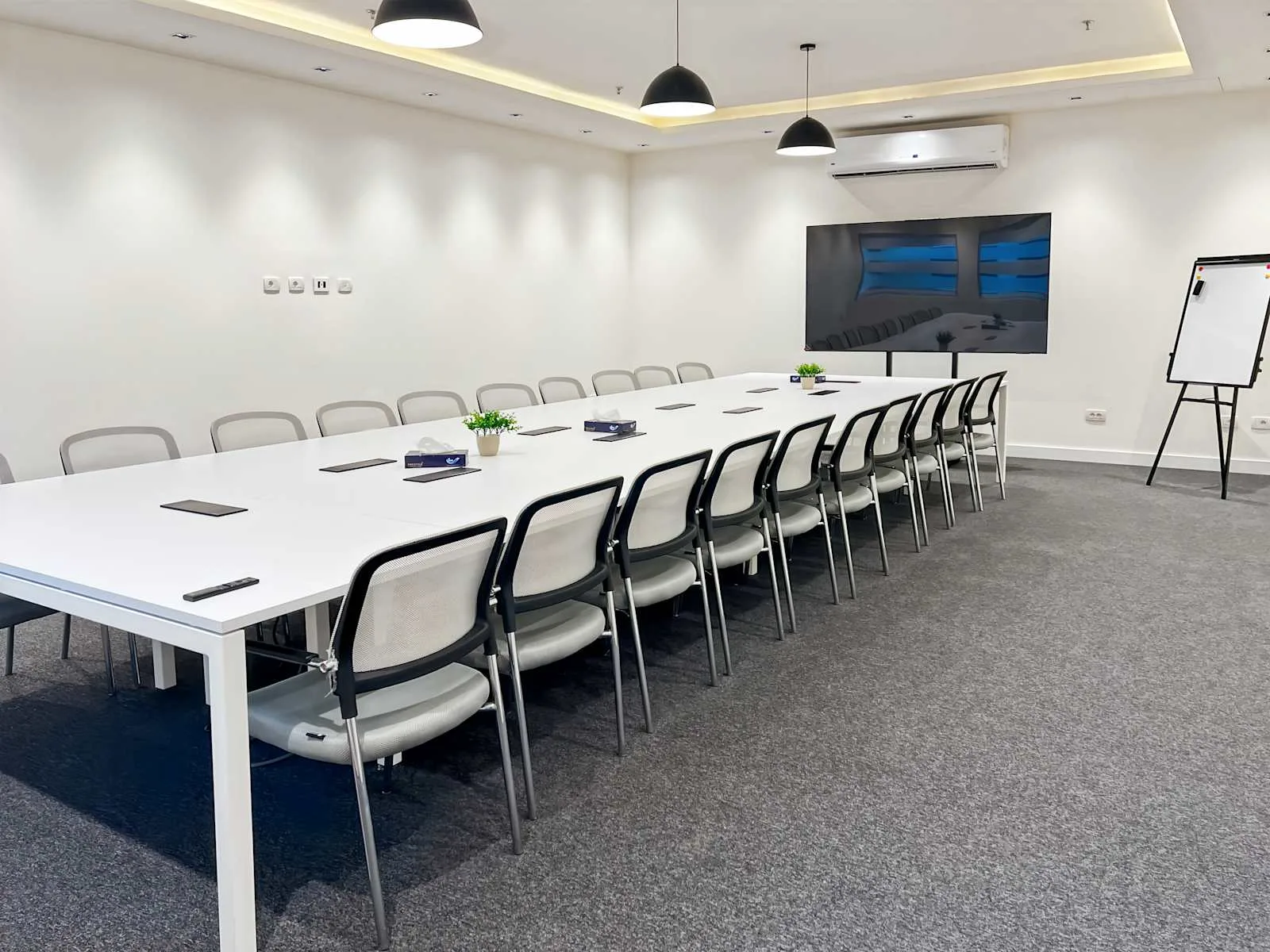 Regus Cairo, Cairo Airport, Meeting room for 22 people, Sheraton