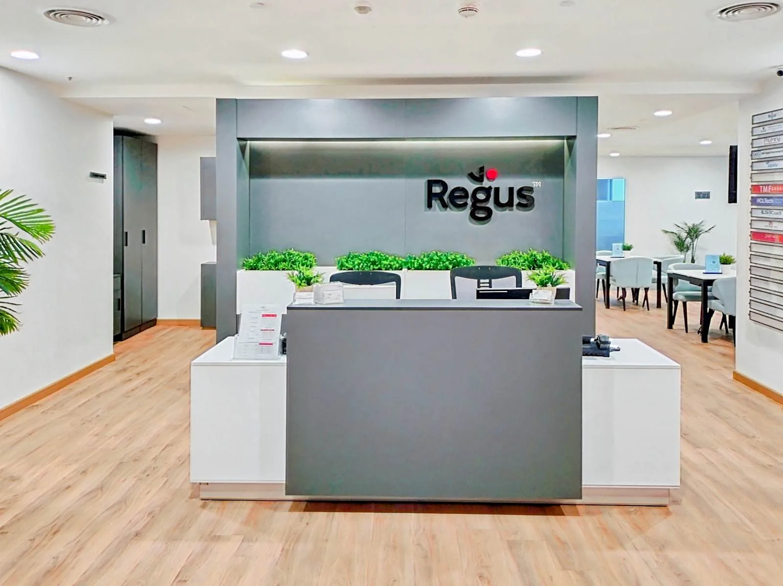 Regus CAIRO, Nile City Towers - EGP, Reception, Nasr City