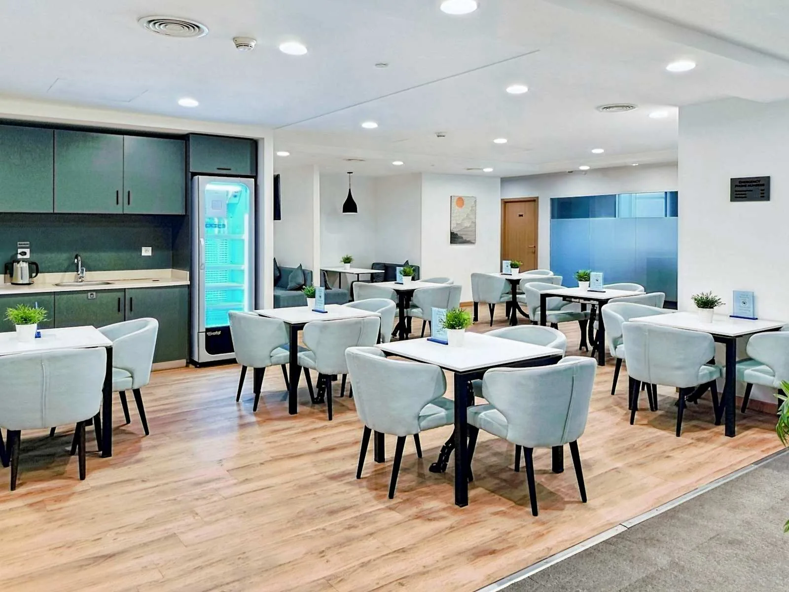 Regus CAIRO, Nile City Towers - EGP, Cafeteria, Nasr City