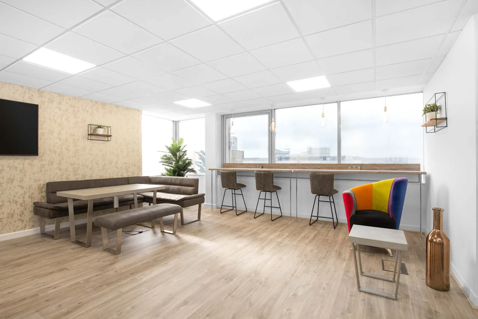Regus CARDIFF, Brunel House, Lounge, Cardiff