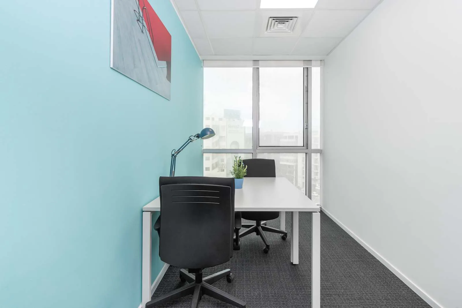 Regus CASABLANCA, Casa Twin Tower Centre 2، مكتب خاص بمحطتي عمل، الدار البيضاء