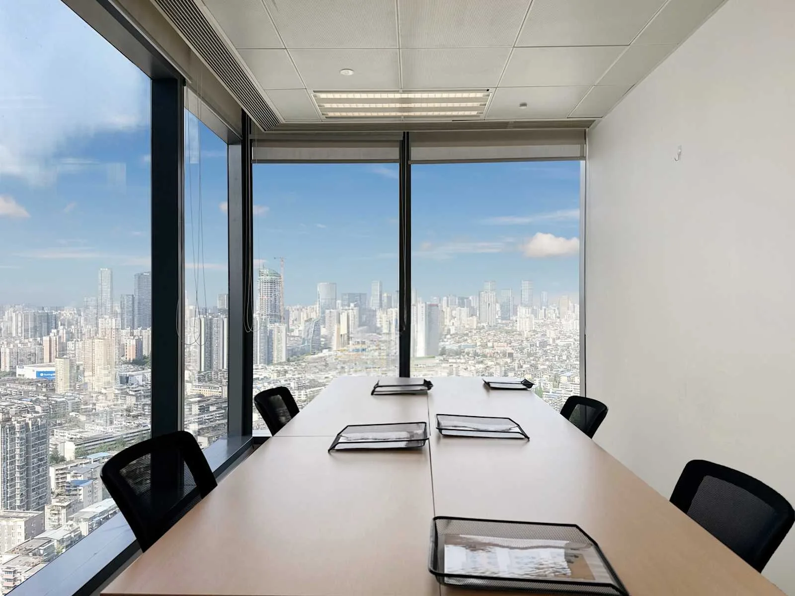 Regus CHENGDU, China Resources Building, Meeting room for 6 people, Chengdu