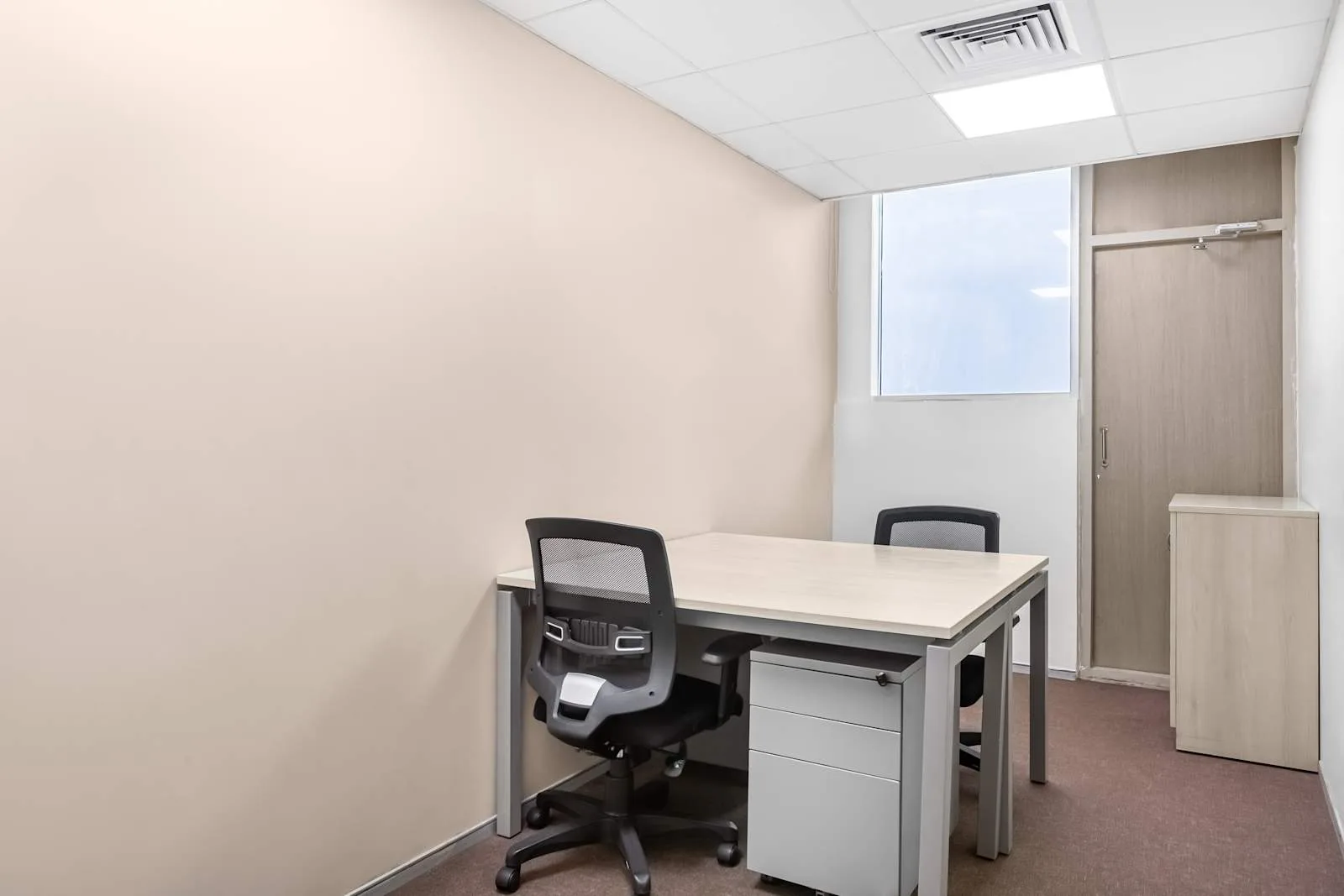 Regus CHENNAI, Olympia Platina, 2 वर्कस्टेशन वाला निजी कार्यालय, चेन्नई