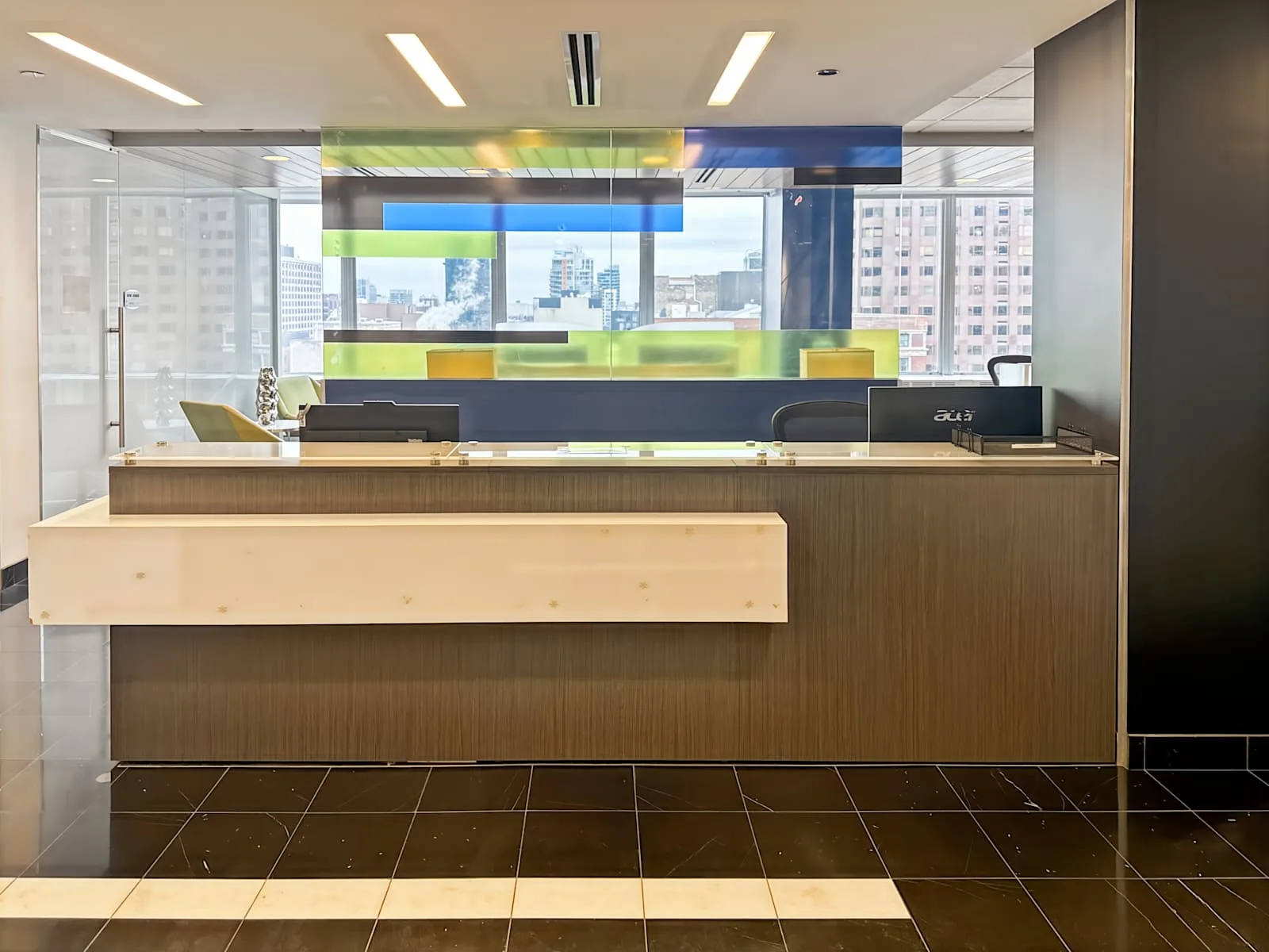 Regus IL, Chicago - 111 W. Jackson, Reception, Chicago, IL