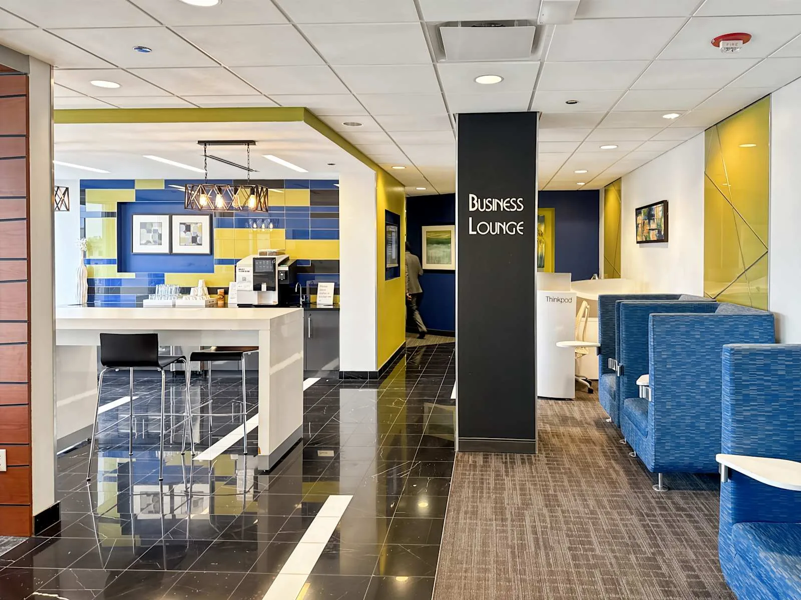 Regus IL, Chicago - 111 W. Jackson, Lounge, Chicago, IL