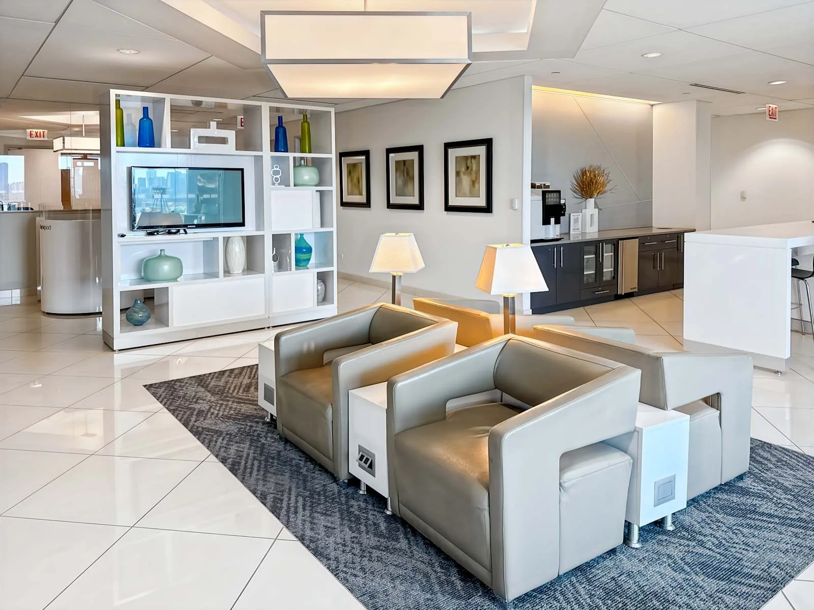 Regus IL, Chicago – Lincoln Park, Lounge, Chicago, IL
