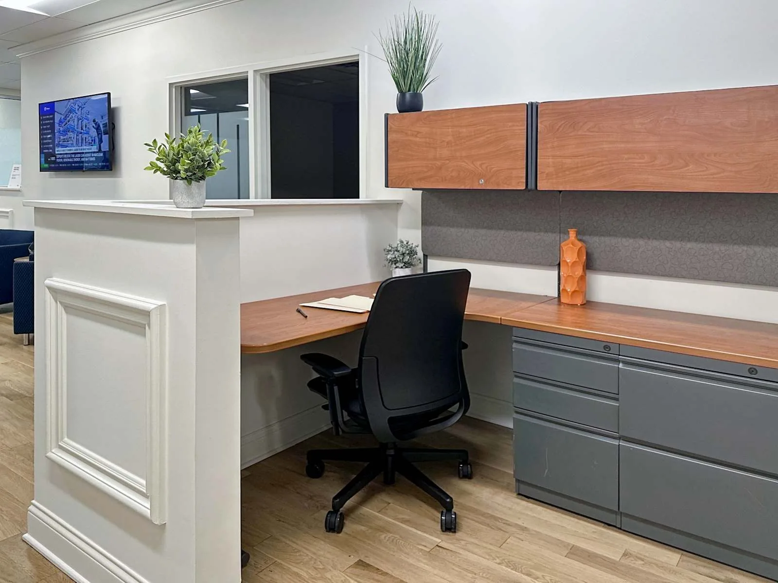 Regus IL, Chicago - N Green St, Reception, Chicago, IL