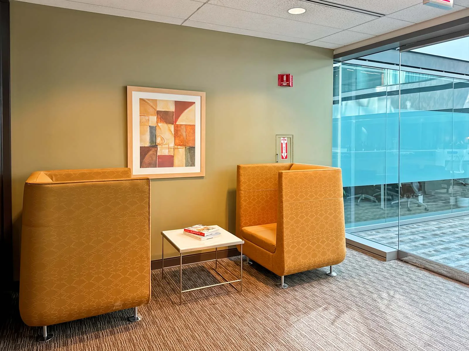 Regus IL, Chicago - North LaSalle, Lounge, Chicago, IL