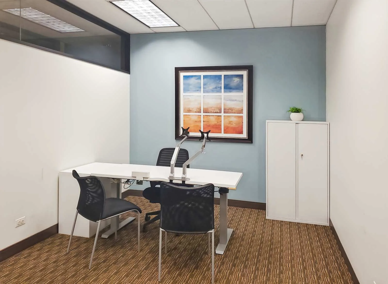 Regus IL, Chicago - North LaSalle, Private office, 1 desk, Chicago, IL
