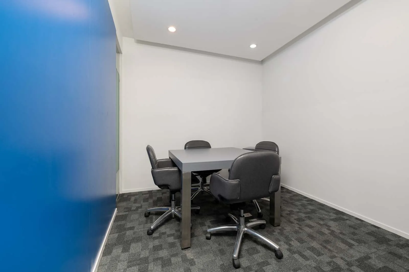 Regus CHONBURI, Harbor Mall, Meeting room for 4 people, Sri Racha