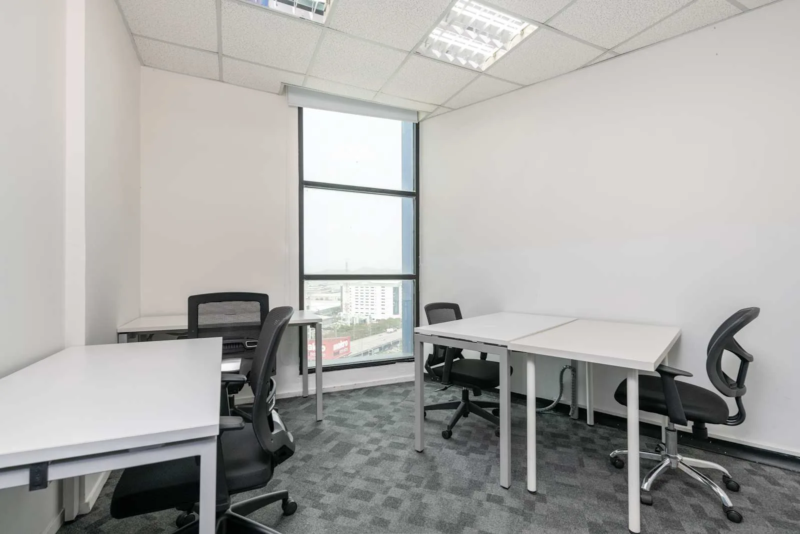Regus CHONBURI, Harbor Mall, Private office, 4 desks, Sri Racha