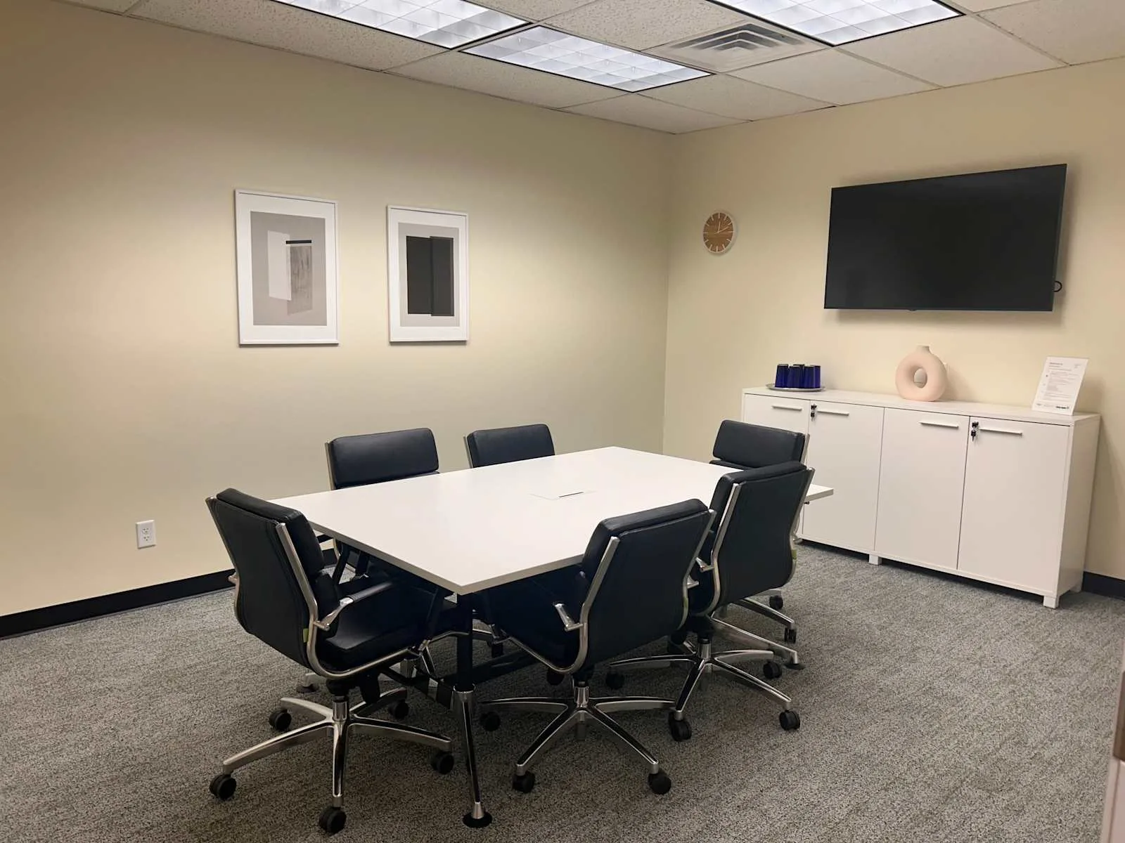 Regus CO, Colorado Springs - Delmonico Dr, Meeting room for 6 people, Colorado Springs, CO