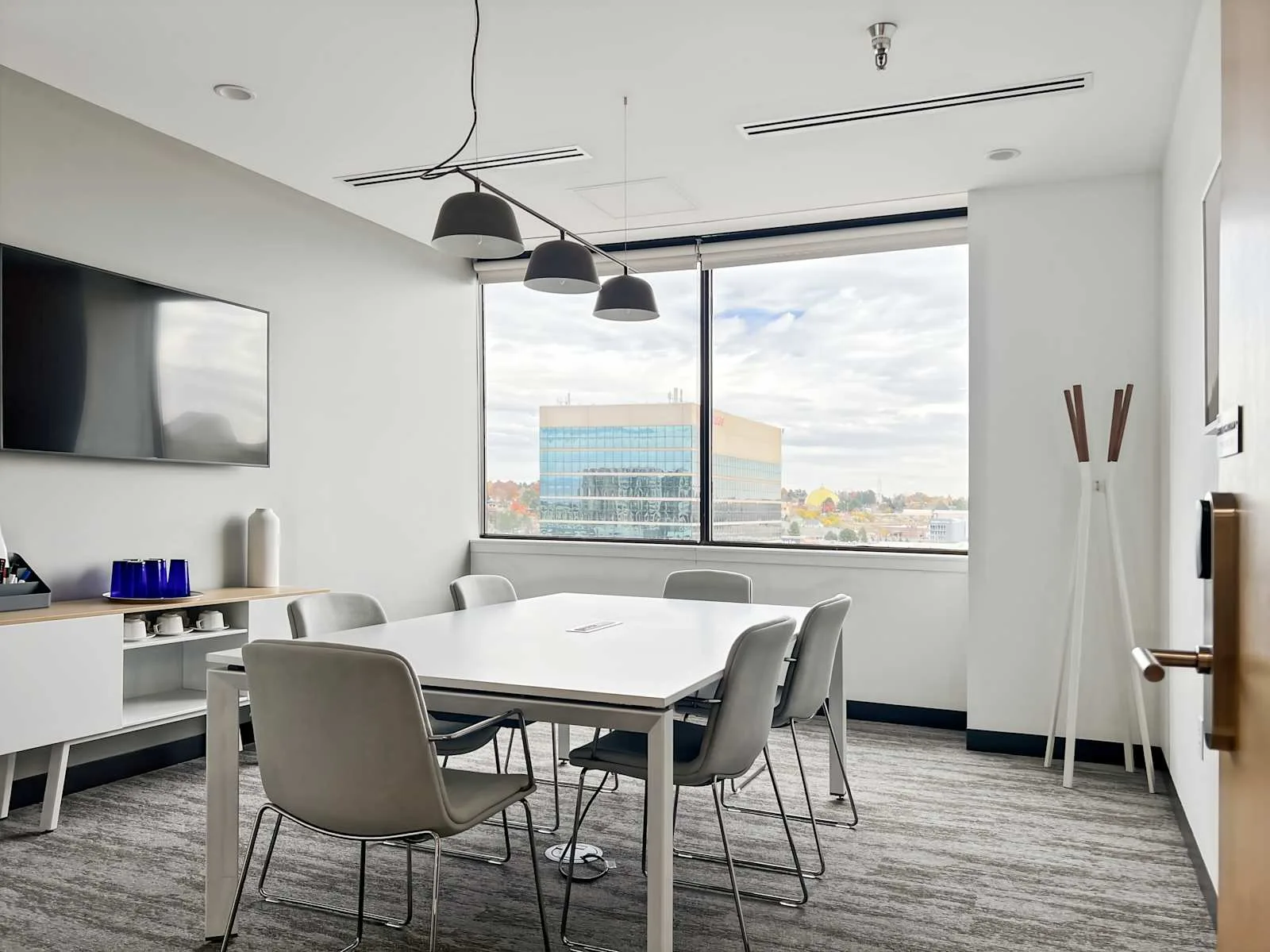 Regus CO, Denver - 3773 Cherry Creek, Meeting room for 6 people, Denver, CO