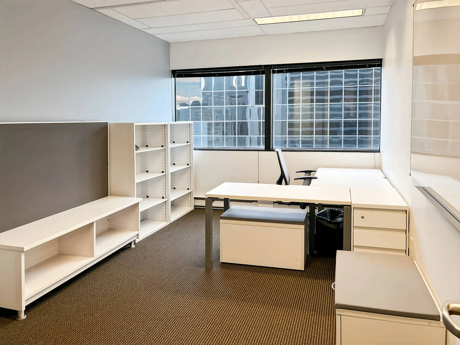Regus CO, Denver - Denver Place, Private office, 1 desk, Denver, CO