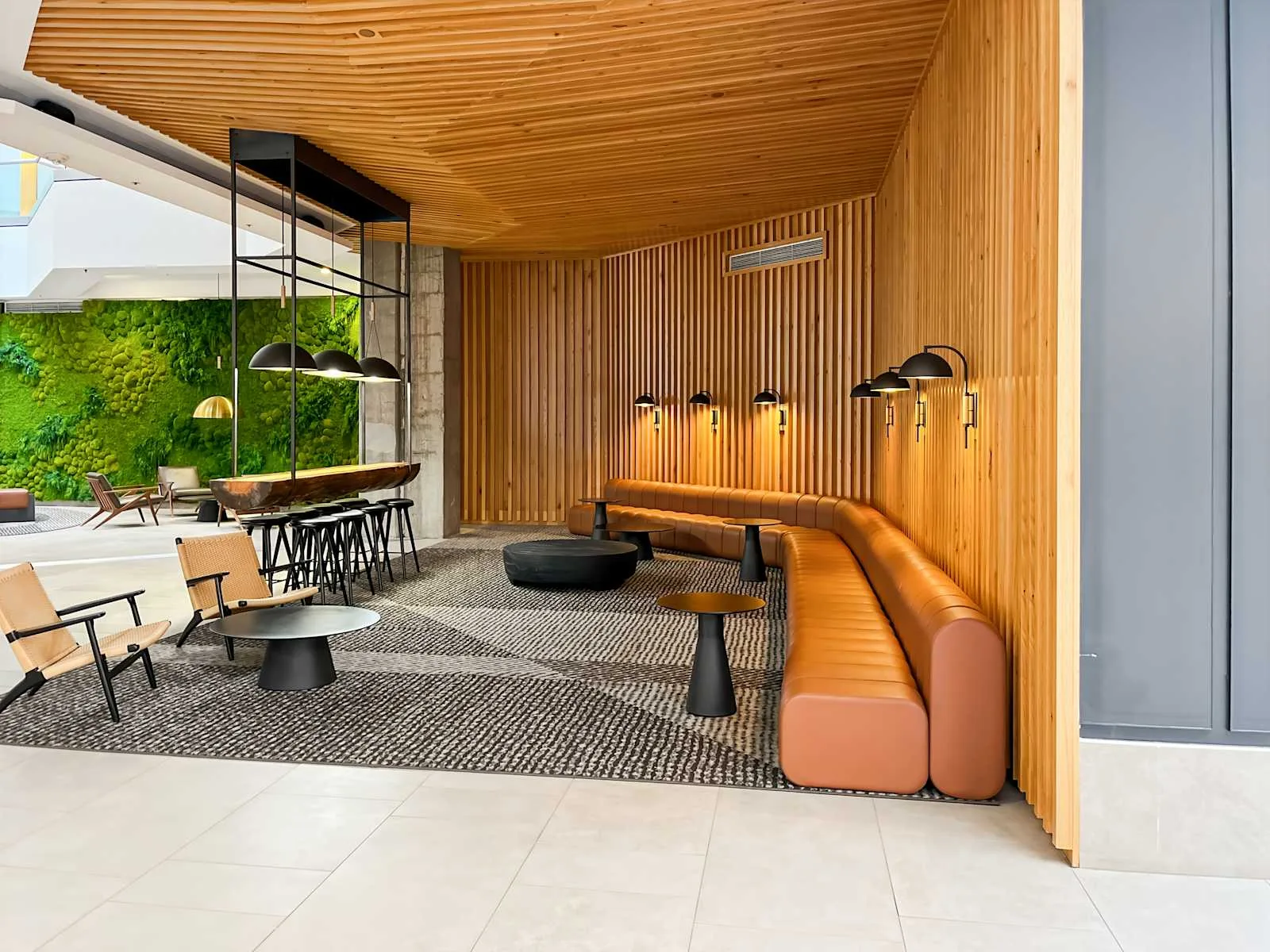 Regus CO, Denver - Denver Place, Lounge, Denver, CO