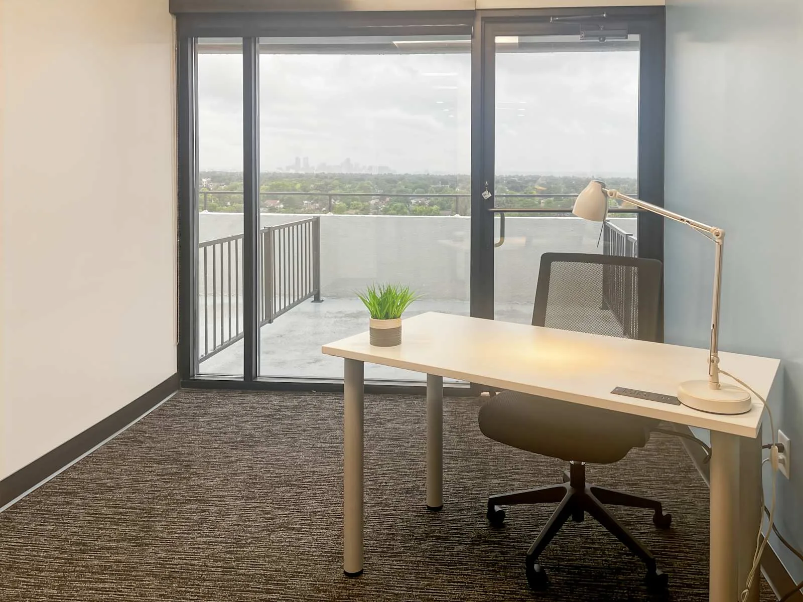 Regus CO, Denver - Quebec St, Private office, 1 desk, Denver, CO