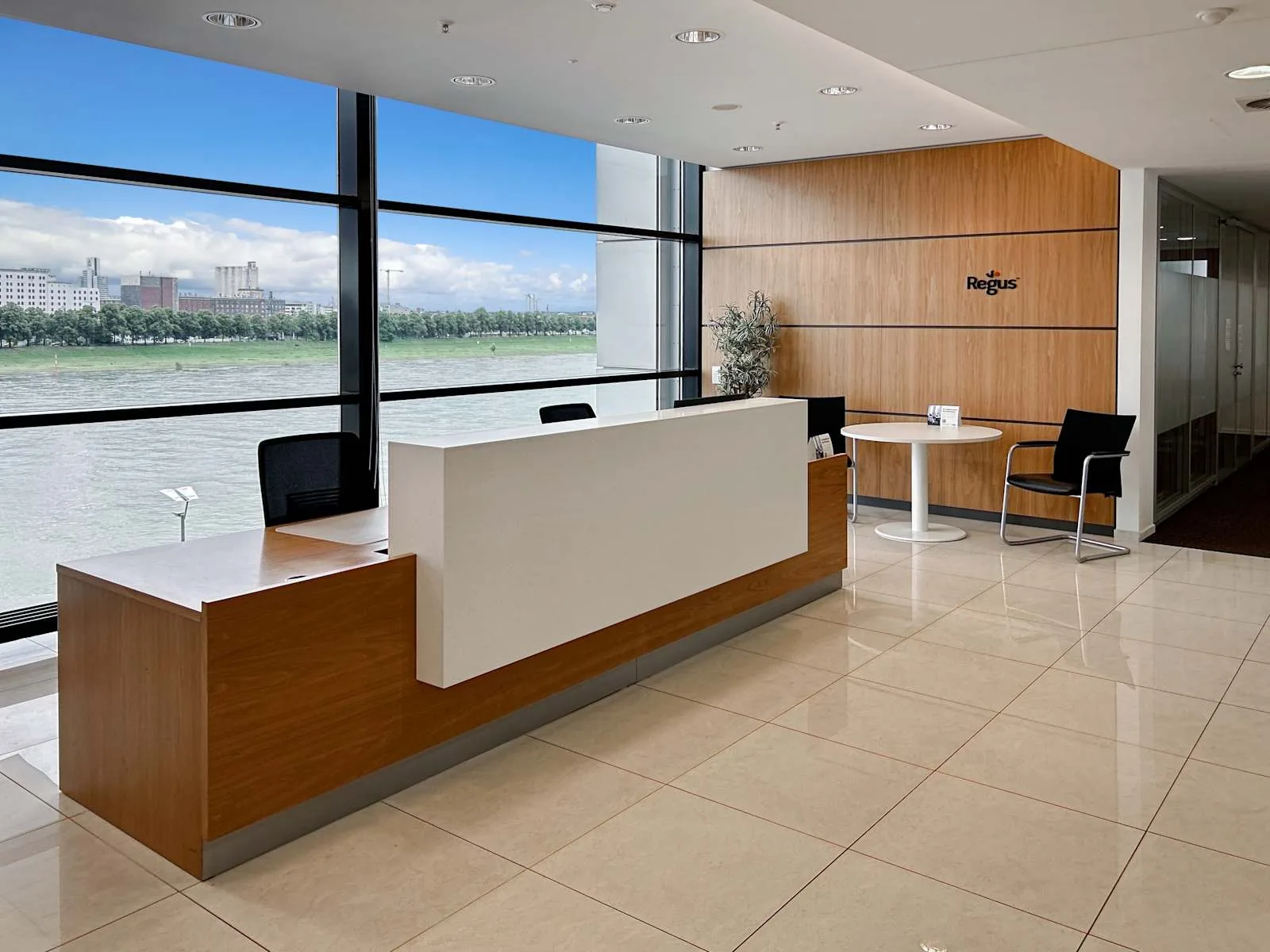 Regus COLOGNE, Kranhaus 1, Reception, Cologne
