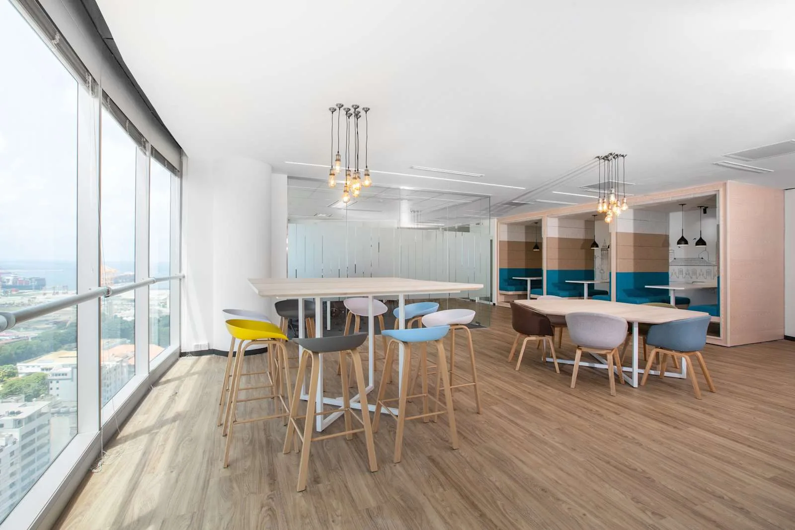 Regus COLOMBO, World Trade Centre - Fort, Coworking space, Colombo