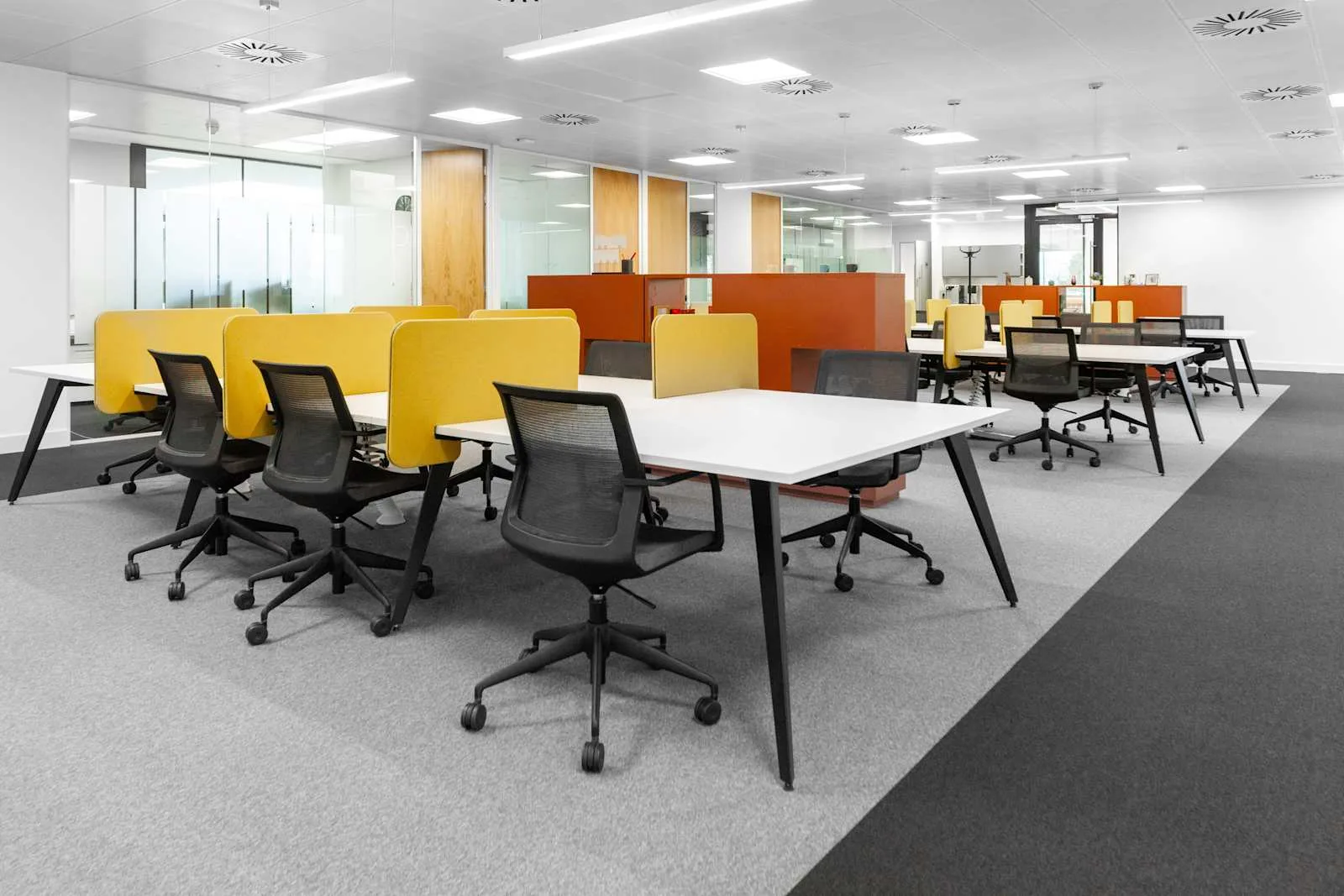 Regus CRAWLEY, Gatwick Airport Manor Royal, Open-plan office, Crawley