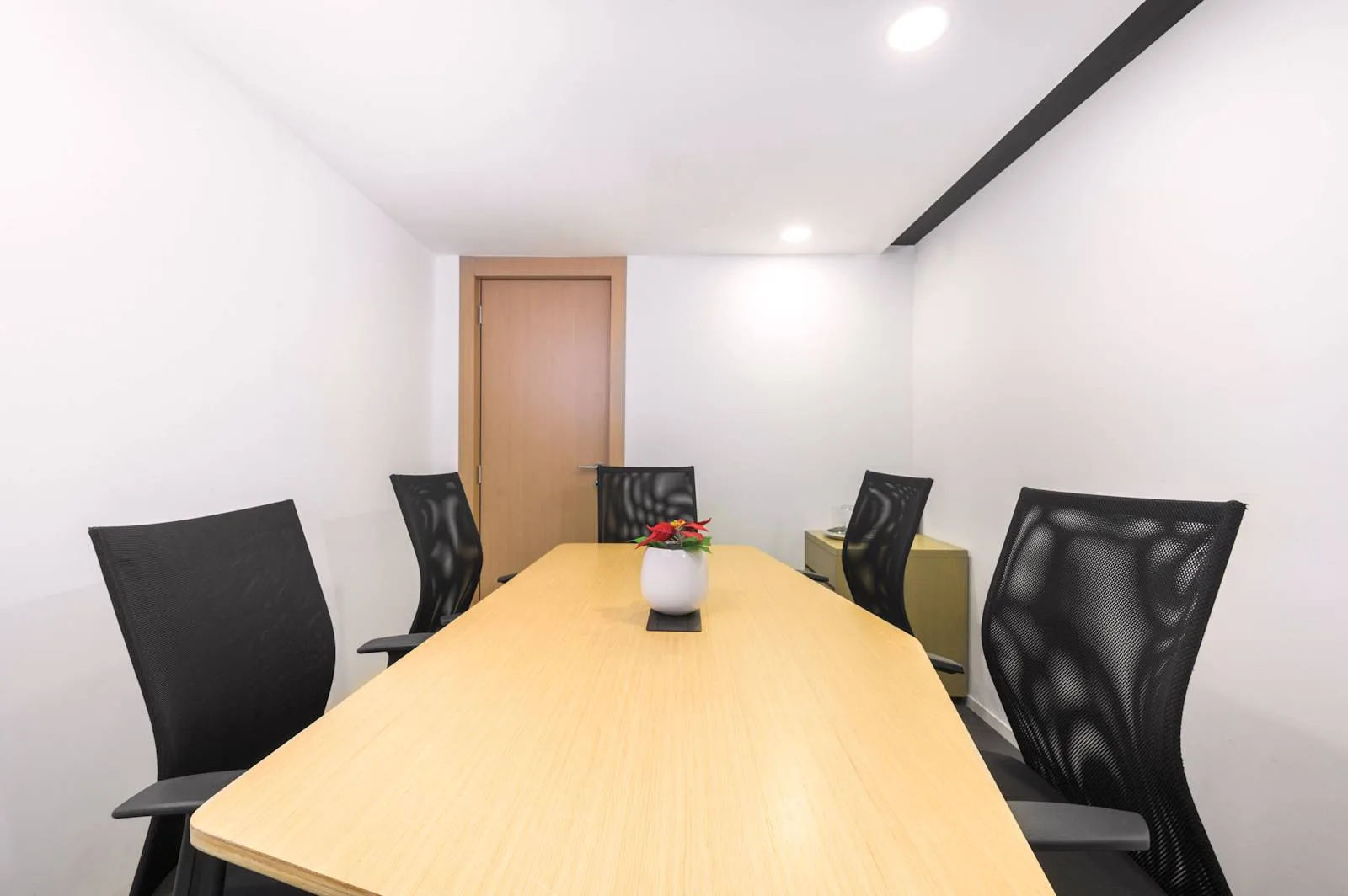 Regus CYBERJAYA, DPulze, Meeting room for 5 people, Cyberjaya