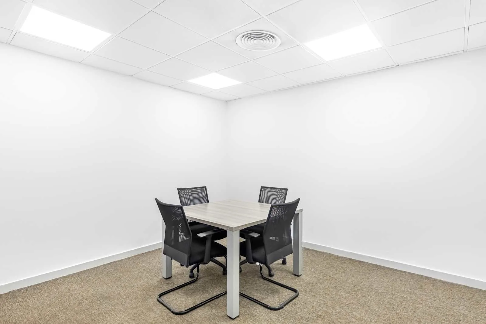 Regus DAKAR, Les Almadies, Salle de réunion 4 personnes, Dakar