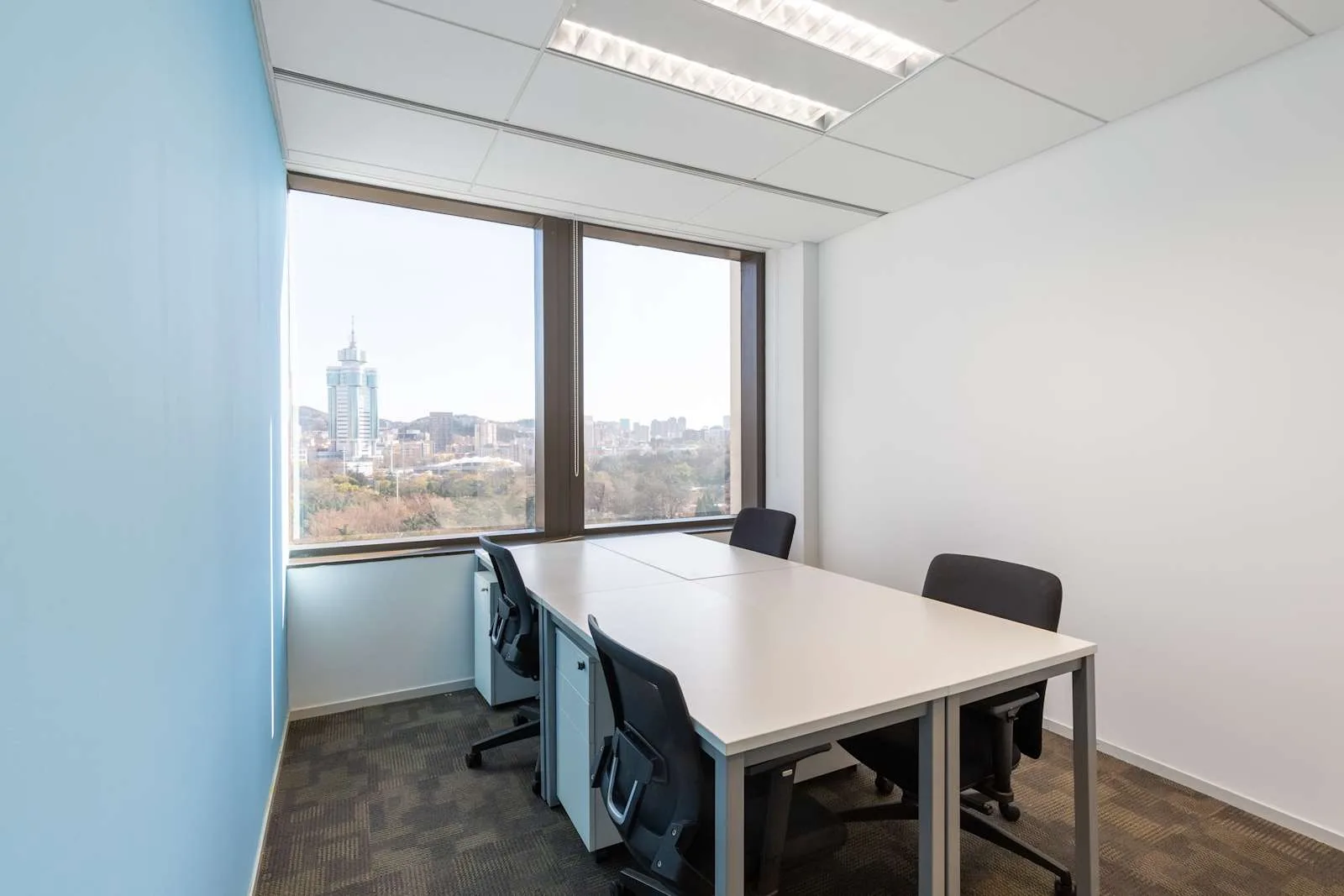 Regus DALIAN, Xiwang Tower、4个工位的独立办公室、Dalian