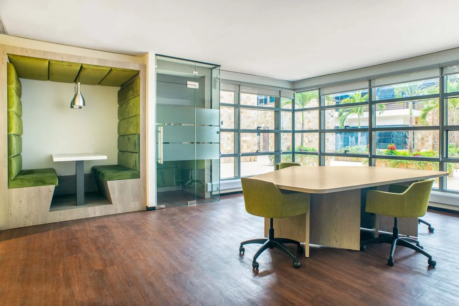 Regus DAR ES SALAAM, Mahando Road - TZS, Coworking space, Dar es Salaamc