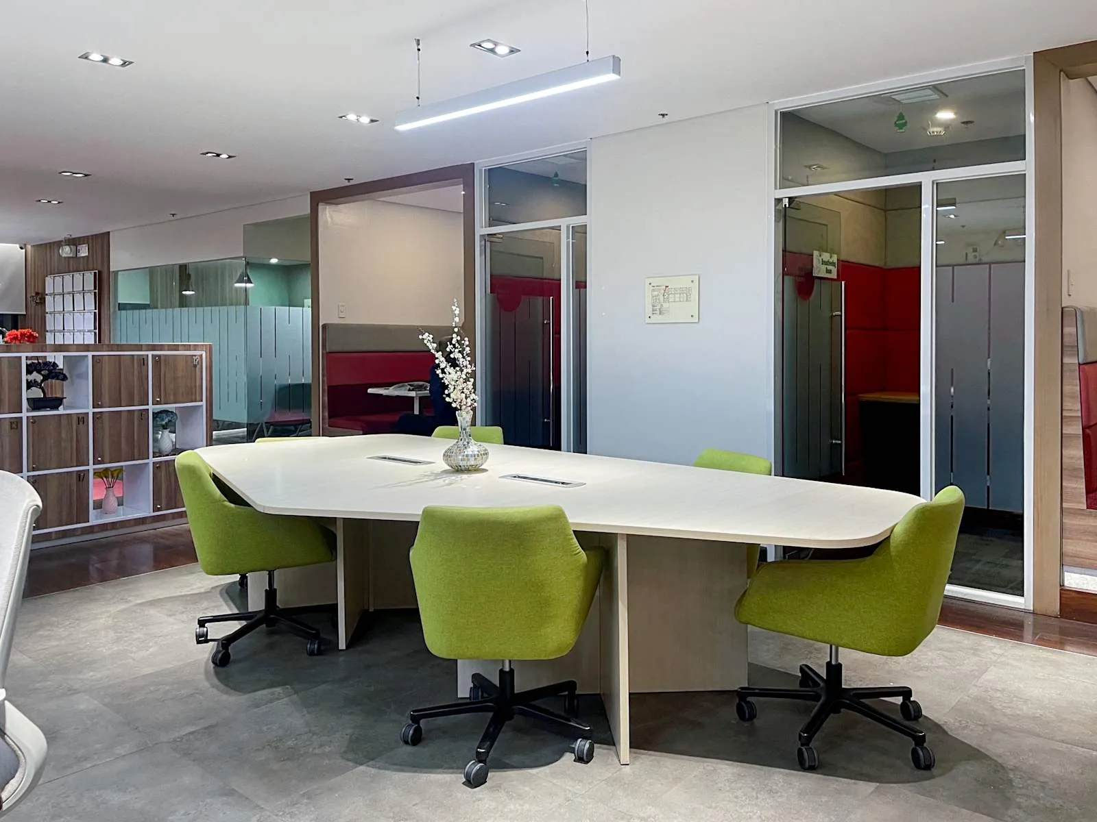 Regus DAVAO, Felcris Centrale, Meeting room for 5 people, Davao City