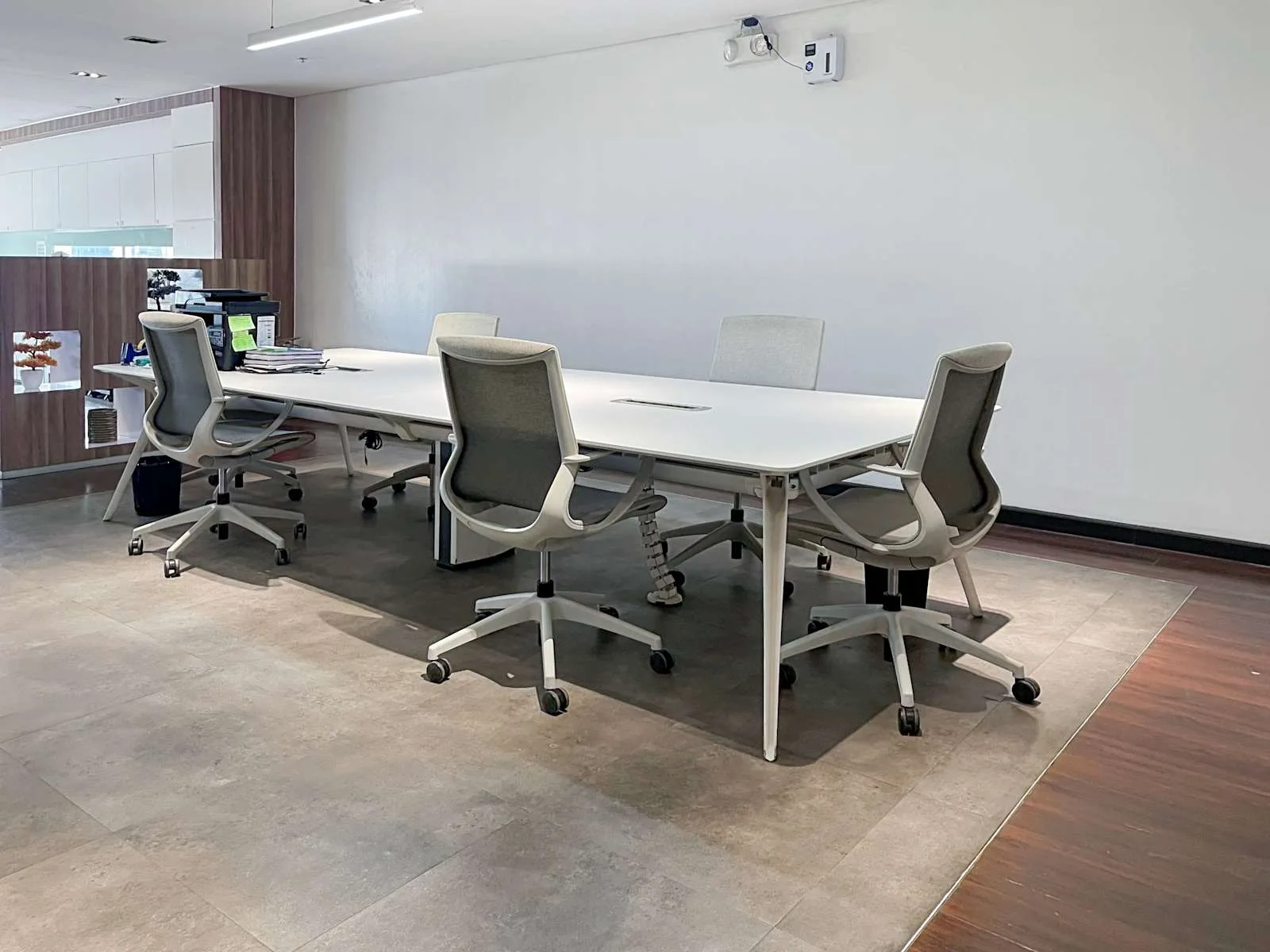 Regus DAVAO, Felcris Centrale, Meeting room for 6 people, Davao City