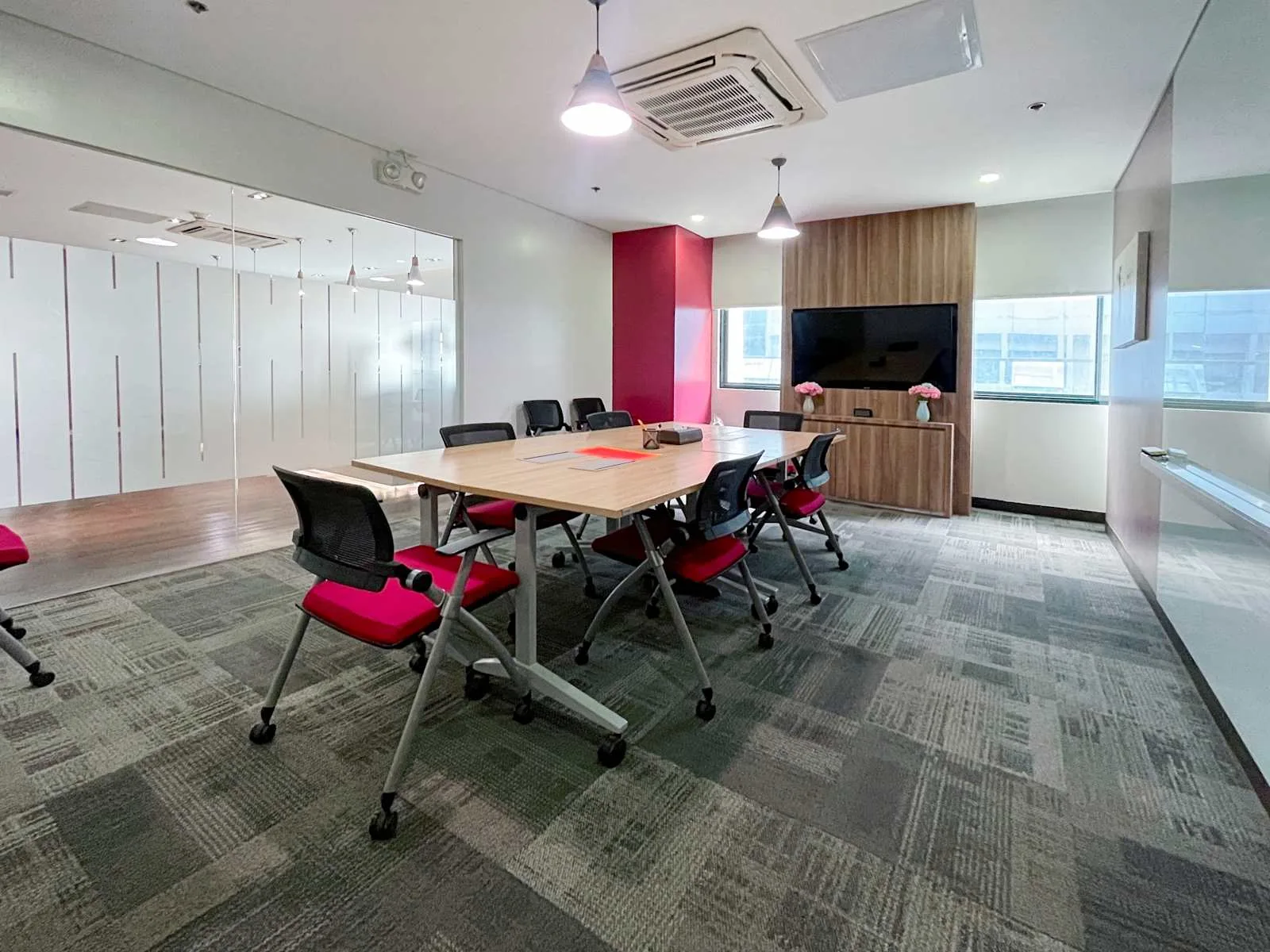 Regus DAVAO, Felcris Centrale, Meeting room for 6 people, Davao City