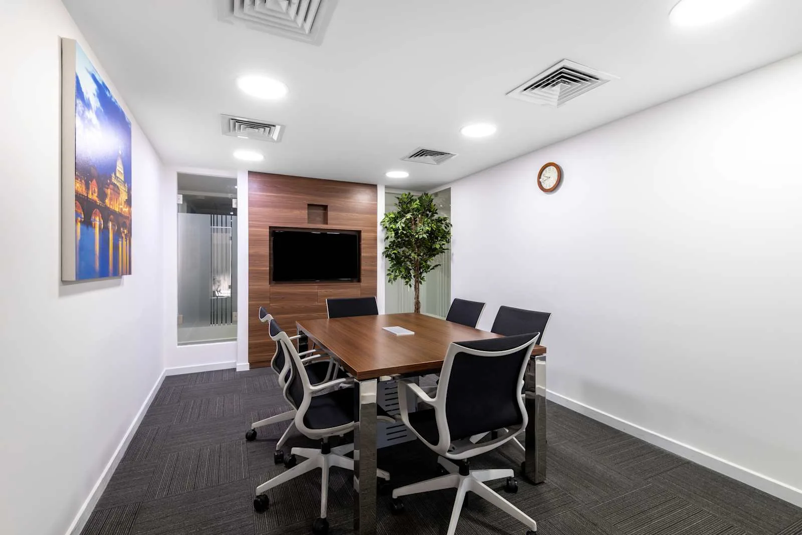 Regus DBAYEH, Le Mall، قاعة اجتماعات لـ 6 أشخاص، بيروت